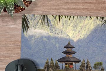 MuchoWow Gaming Mauspad Kleiner Tempel in der Tempelanlage Pura Ulun Danu Bratan in Bali (1-St), Mousepad mit Rutschfester Unterseite, Gaming, 40x40 cm, XXL, Großes