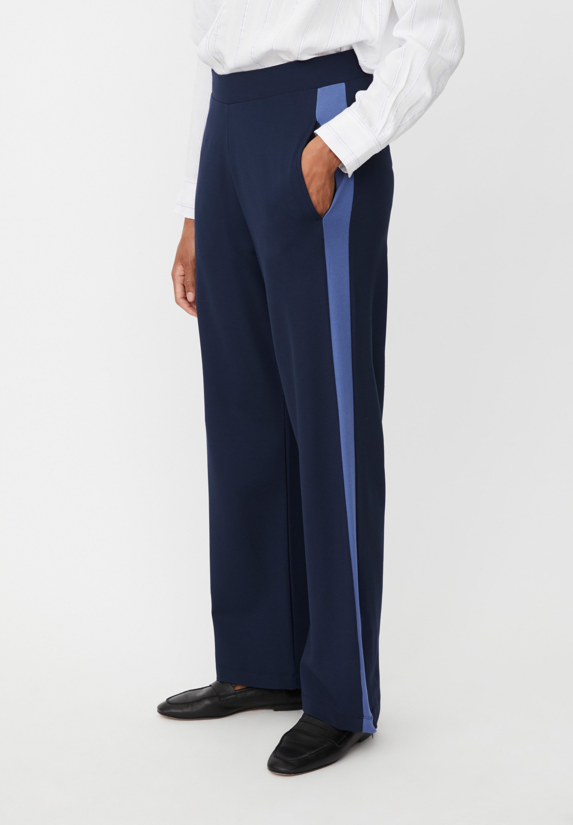 Masai Jogginghose MaPryzona Leichter Fall, sanfte Textur, zeitloser Akzent