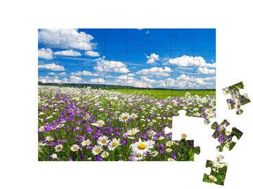 puzzleYOU Puzzle Frühlingslandschaft mit Kamille und bunten Blumen, 48 Puzzleteile, puzzleYOU-Kollektionen Blumenwiesen, Blumen & Pflanzen