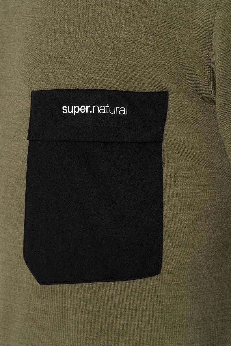 SUPER.NATURAL Sweatshirt POCKET Olive M CREW Pullover Melange/Jet ALPINE Merino funktioneller Merino-Materialmix Night Black