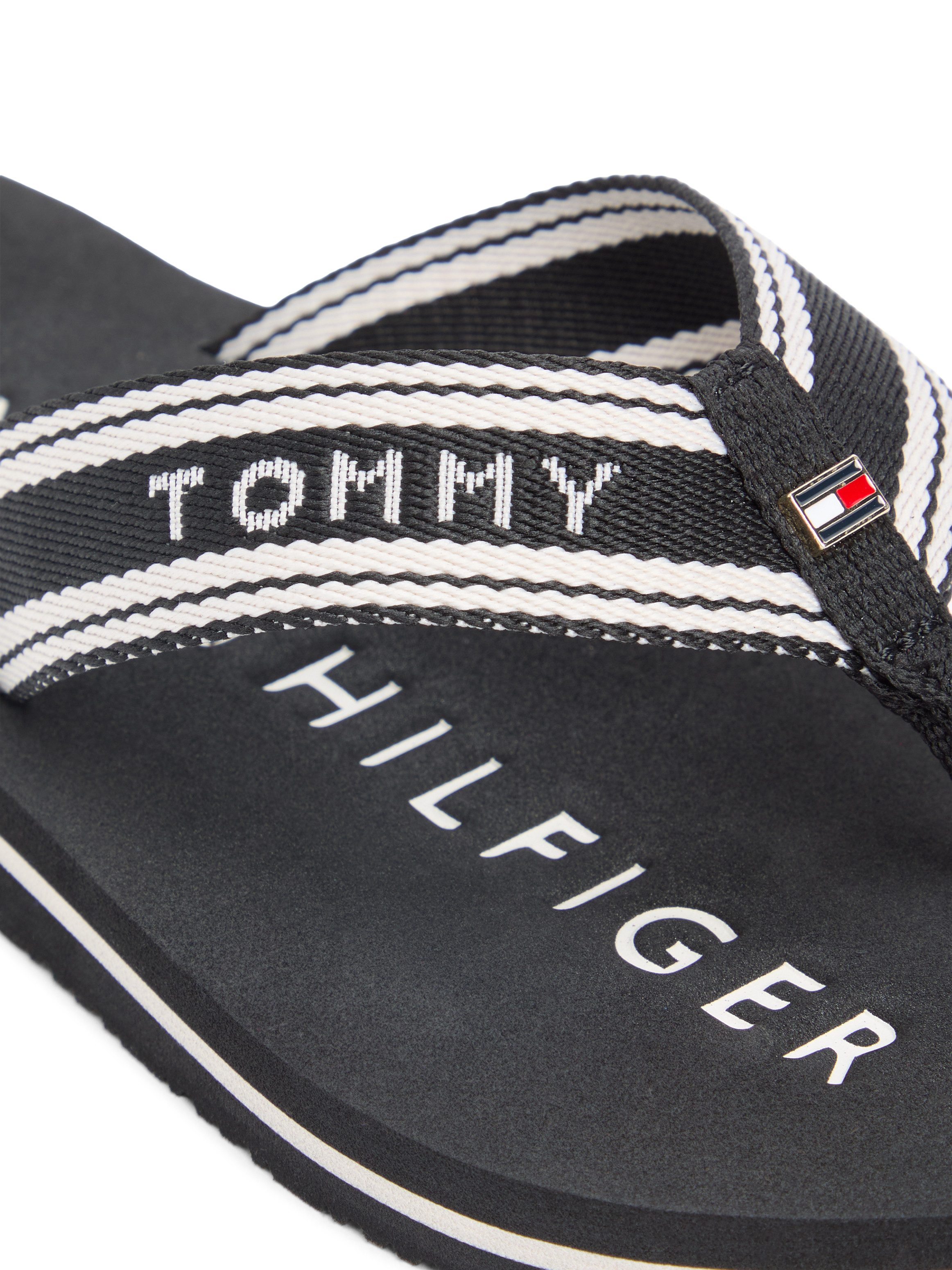 Tommy Hilfiger TH WEBBING SUMMER SANDAL Zehentrenner Sommerschuh, Strandschuh, Dianette mit Streifen und Logoschriftzug