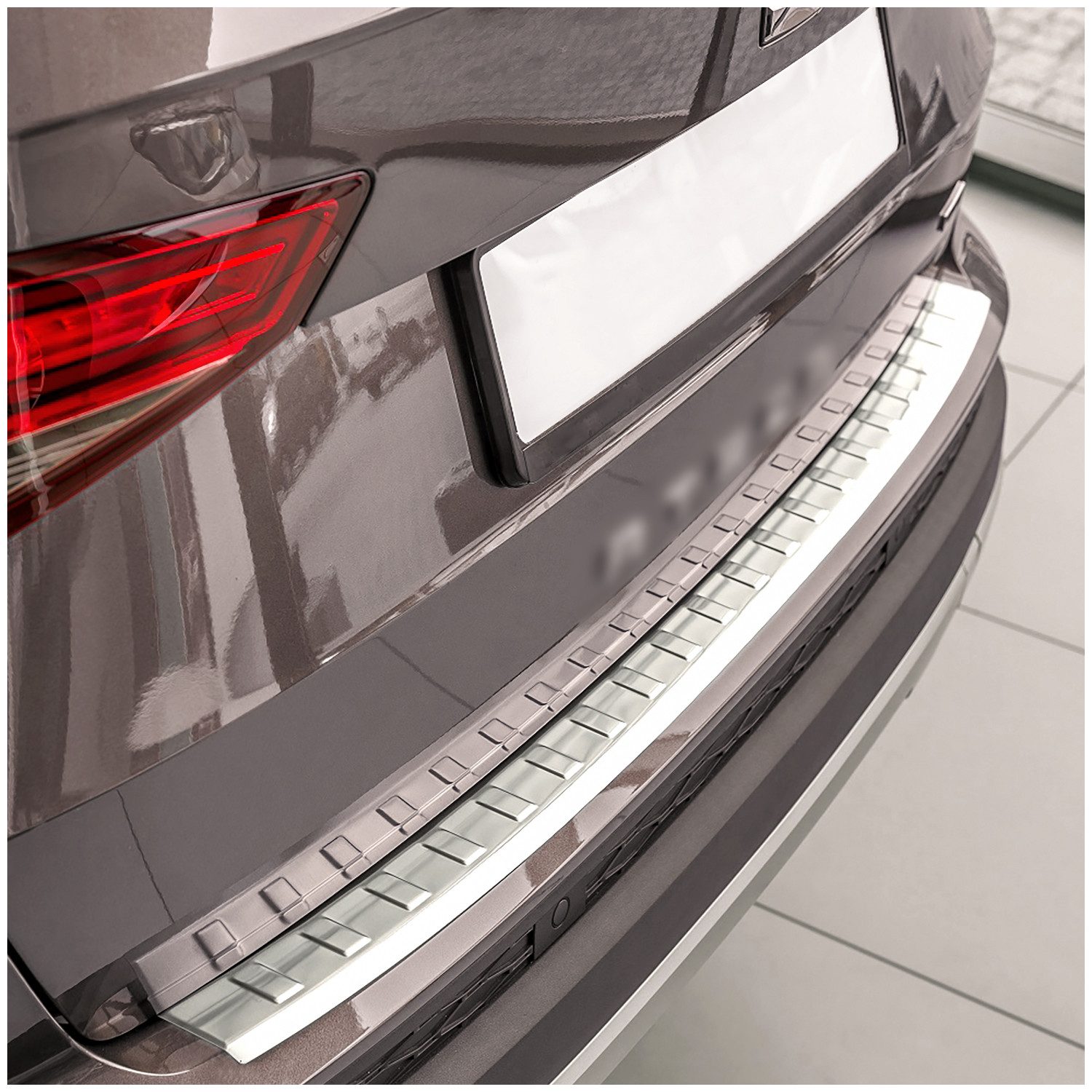 teileplus24 Ladekantenschutz AL102 Aluminium kompatibel mit Seat Ateca ab 2016-