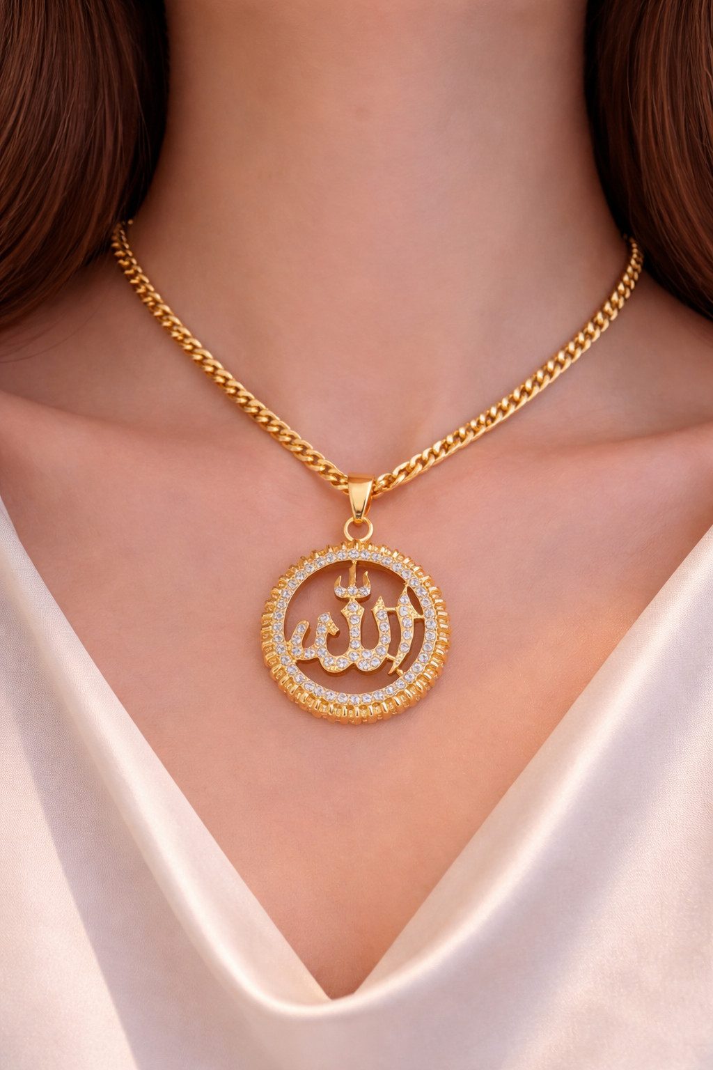 ILOKEN Kette mit Anhänger Damen Halskette Allah – Schmuck mit funkelndem Strass Goldfarbe 60cm (Single, Einzelstück), Allah Anhänger Halskette Damen mit Strass Rund 60 cm