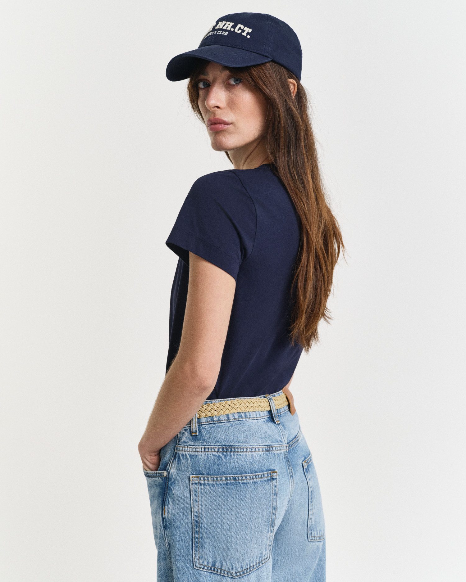 Gant T-Shirt REG SHIELD KA T-SHIRT mit einer kleinen aufgestickten Wappen-G günstig online kaufen