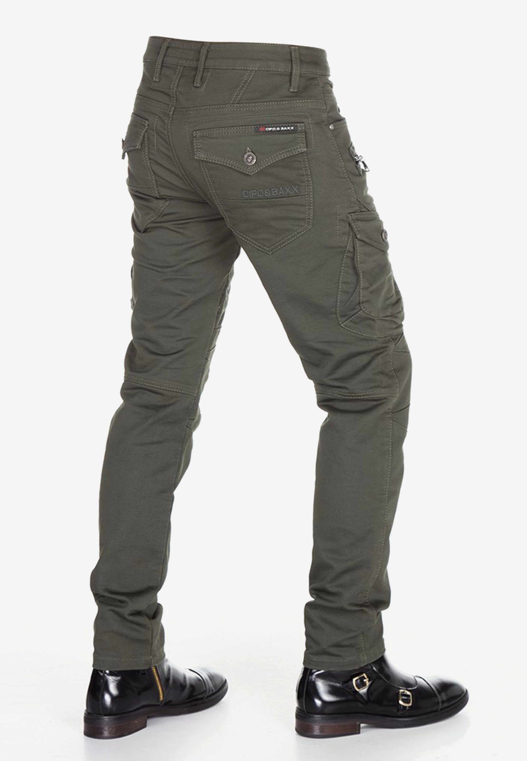 Cipo & Baxx Bequeme Jeans im angesagten khaki Biker-Stil