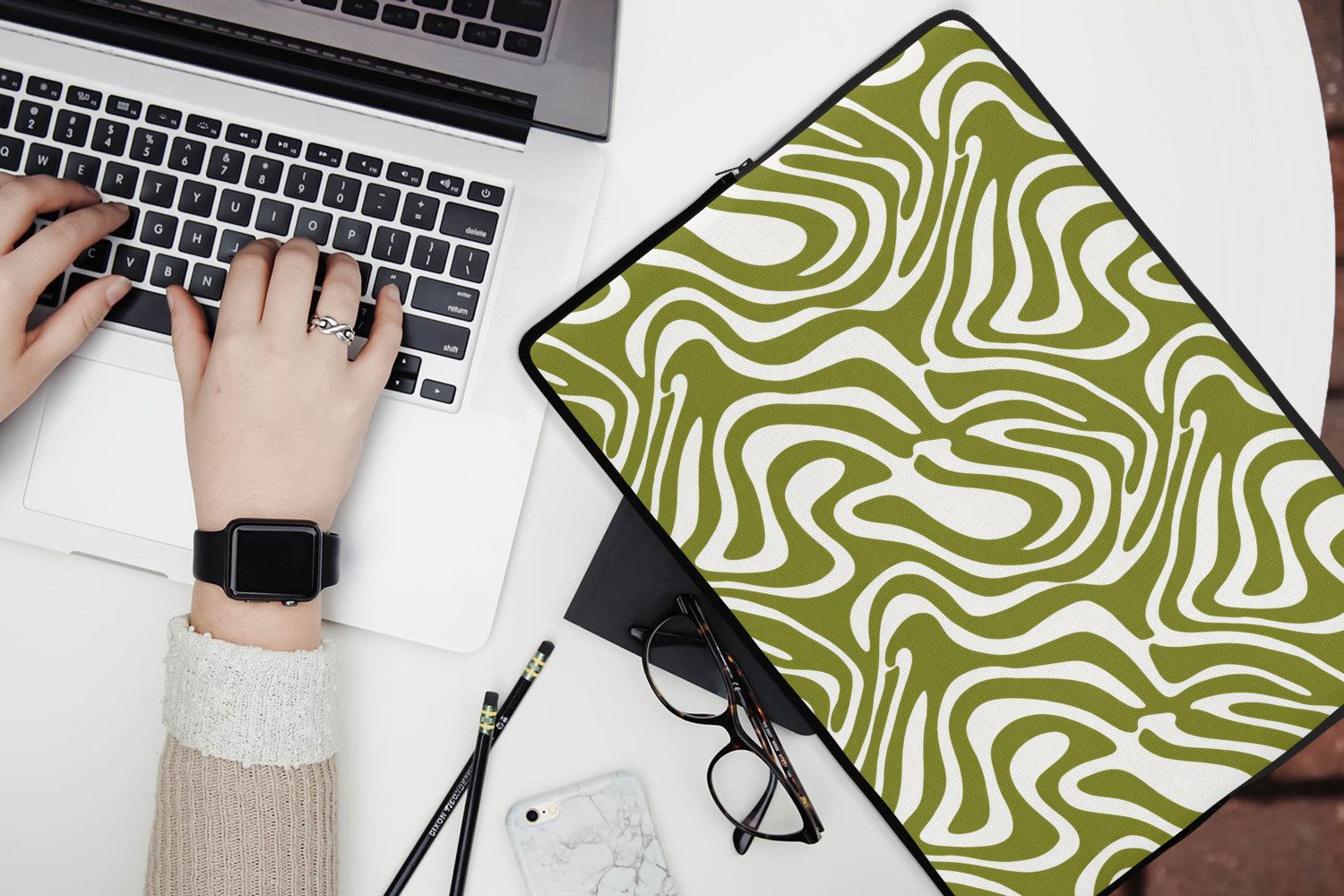 MuchoWow Laptop-Hülle Linienmuster - Grün - Bio 14 Zoll, Schutzhülle für Laptop, Schutz gegen Kratzern, Laptoptasche