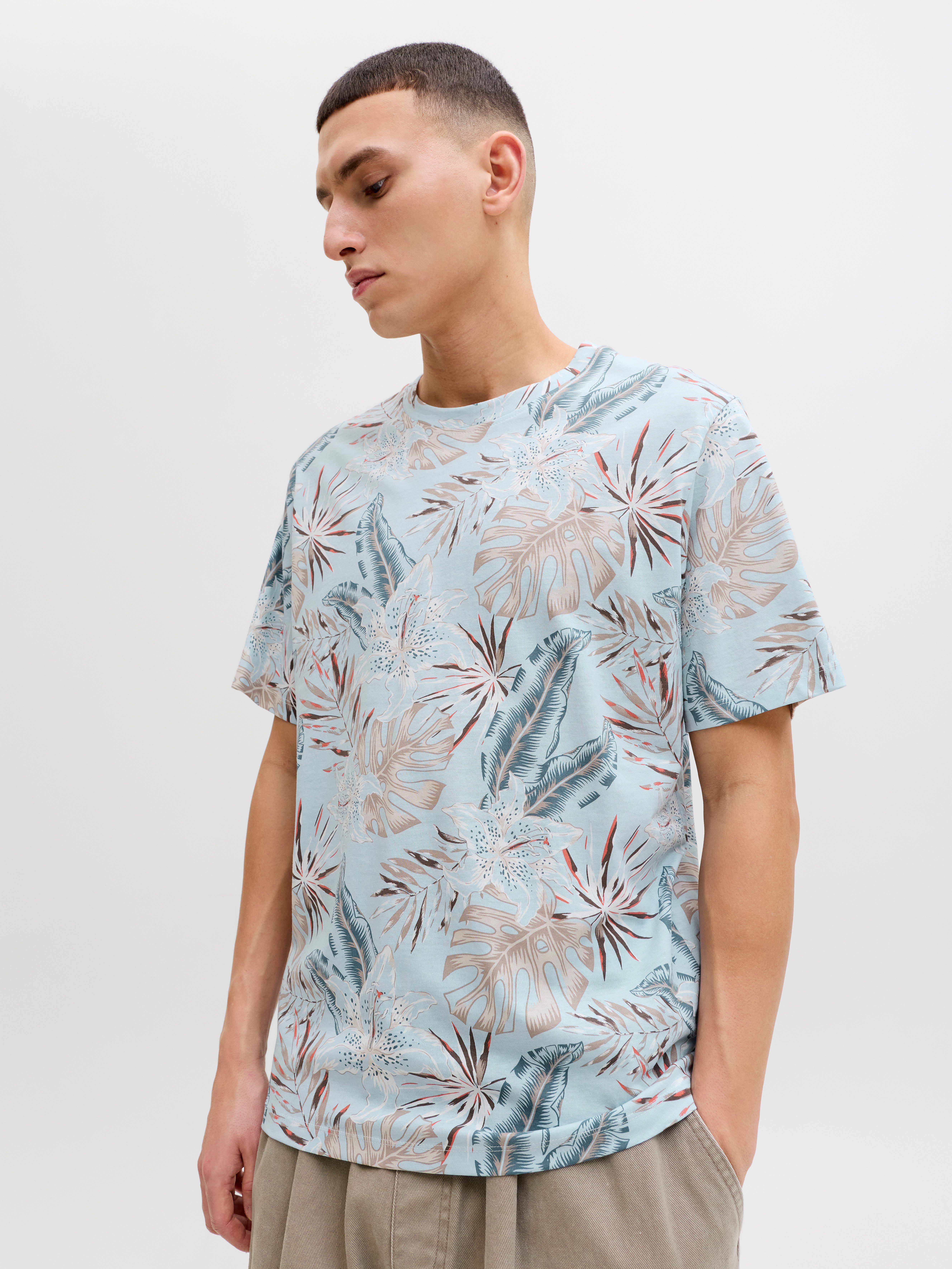Jack & Jones Rundhalsshirt JJHONOLULU AOP TEE SS CREW NECK Baumwolle, regular fit – Bild 2 von 5