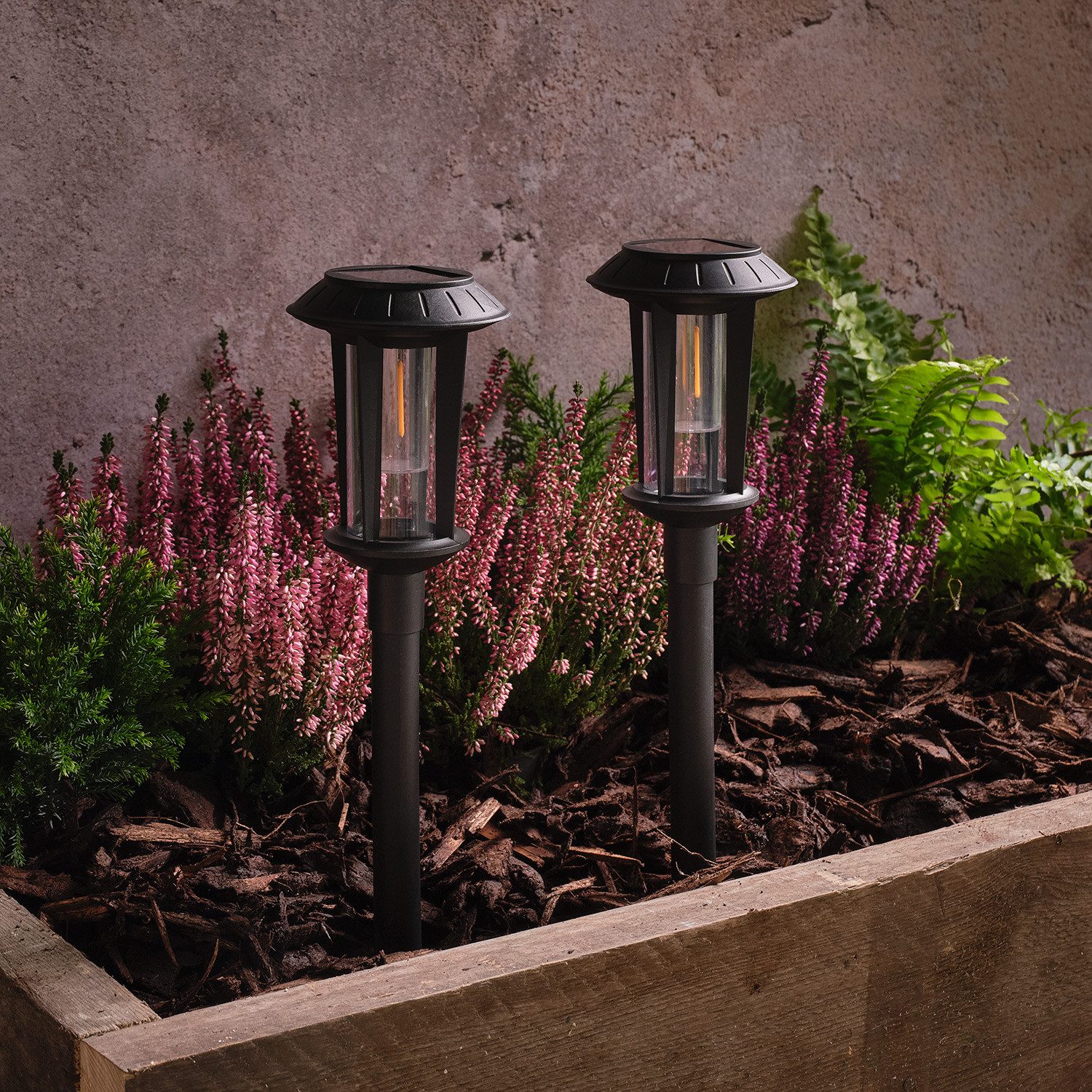 Lights4fun LED Gartenleuchte 2er Set "Syon" Solar-Wegeleuchten im Laternenstil – Bild 3 von 3