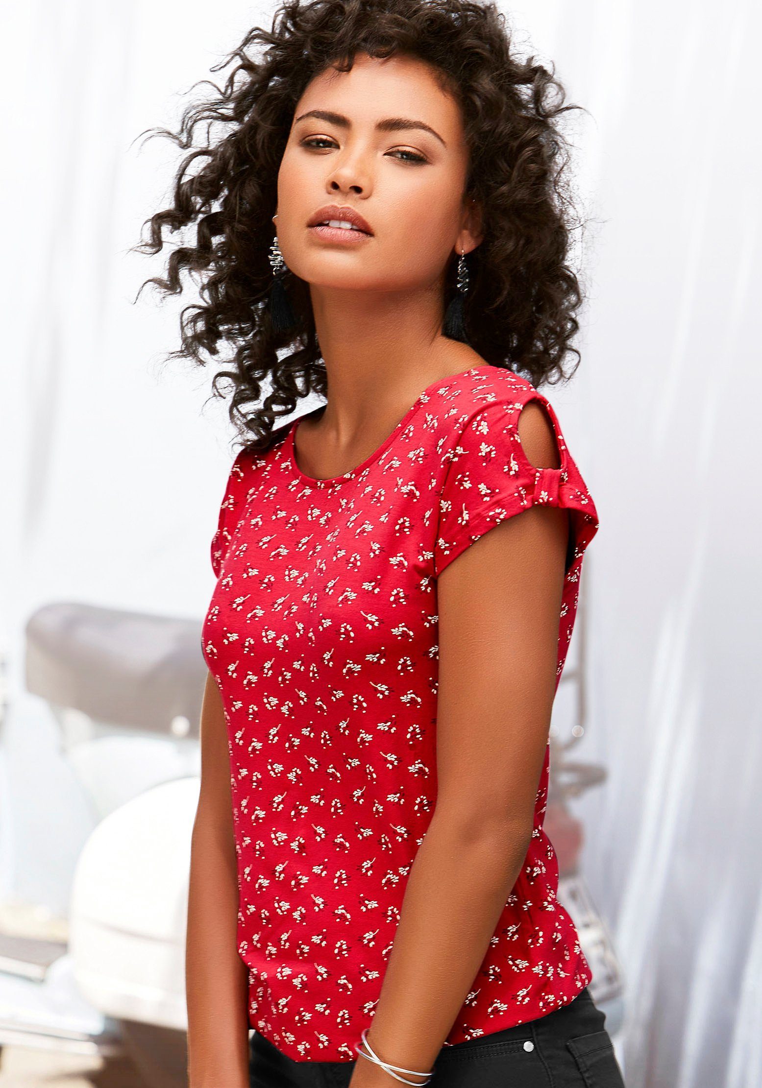 LASCANA T-Shirt "mit kleinem Cut-Out am Ärmel", (2er-Pack), aus weichem Vis günstig online kaufen