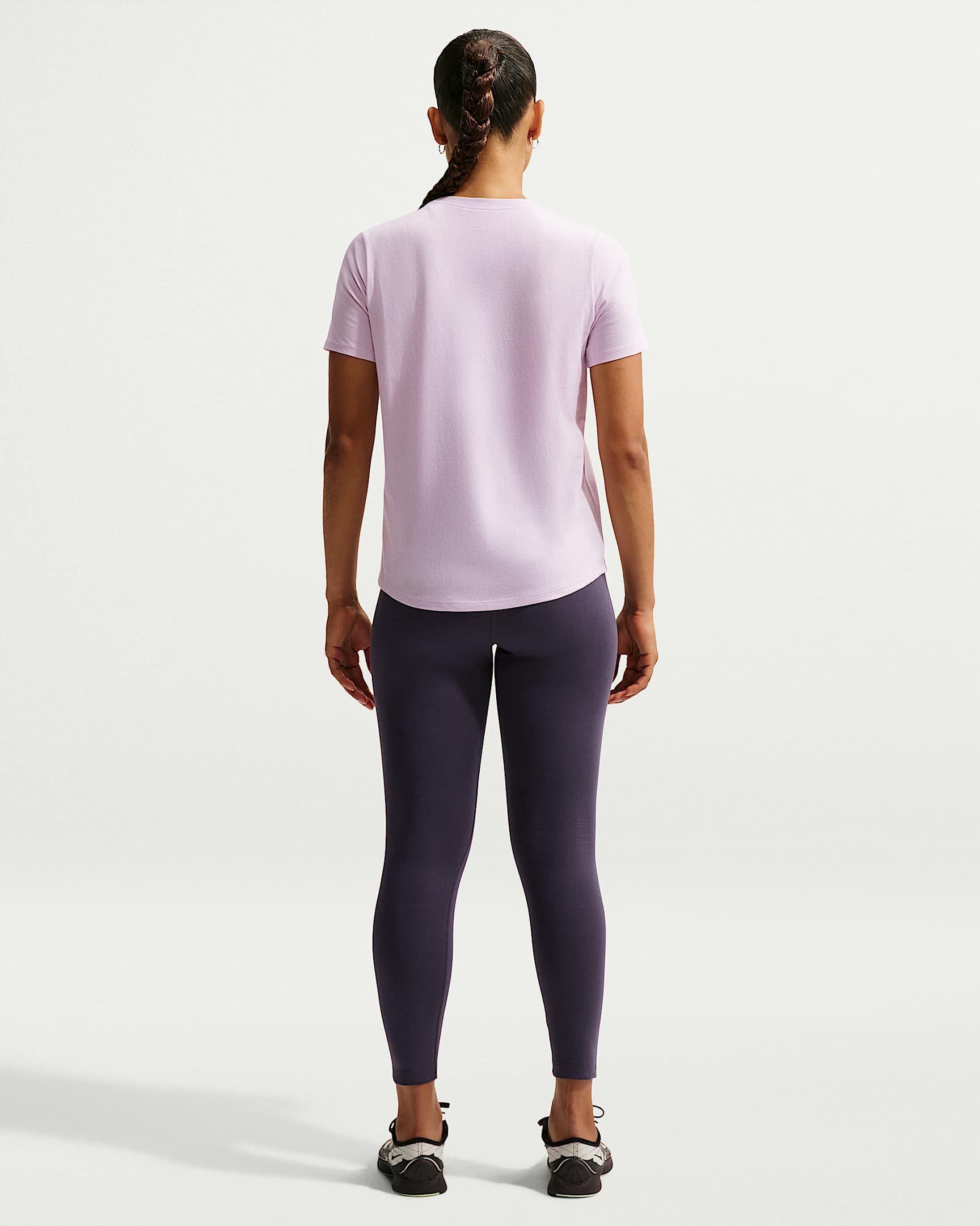 Nike Sportswear Leggings W NSW NK CLSC HR 7/8 TIGHT LBR 7/8 Länge, eng anliegende Passform, hoher Bund