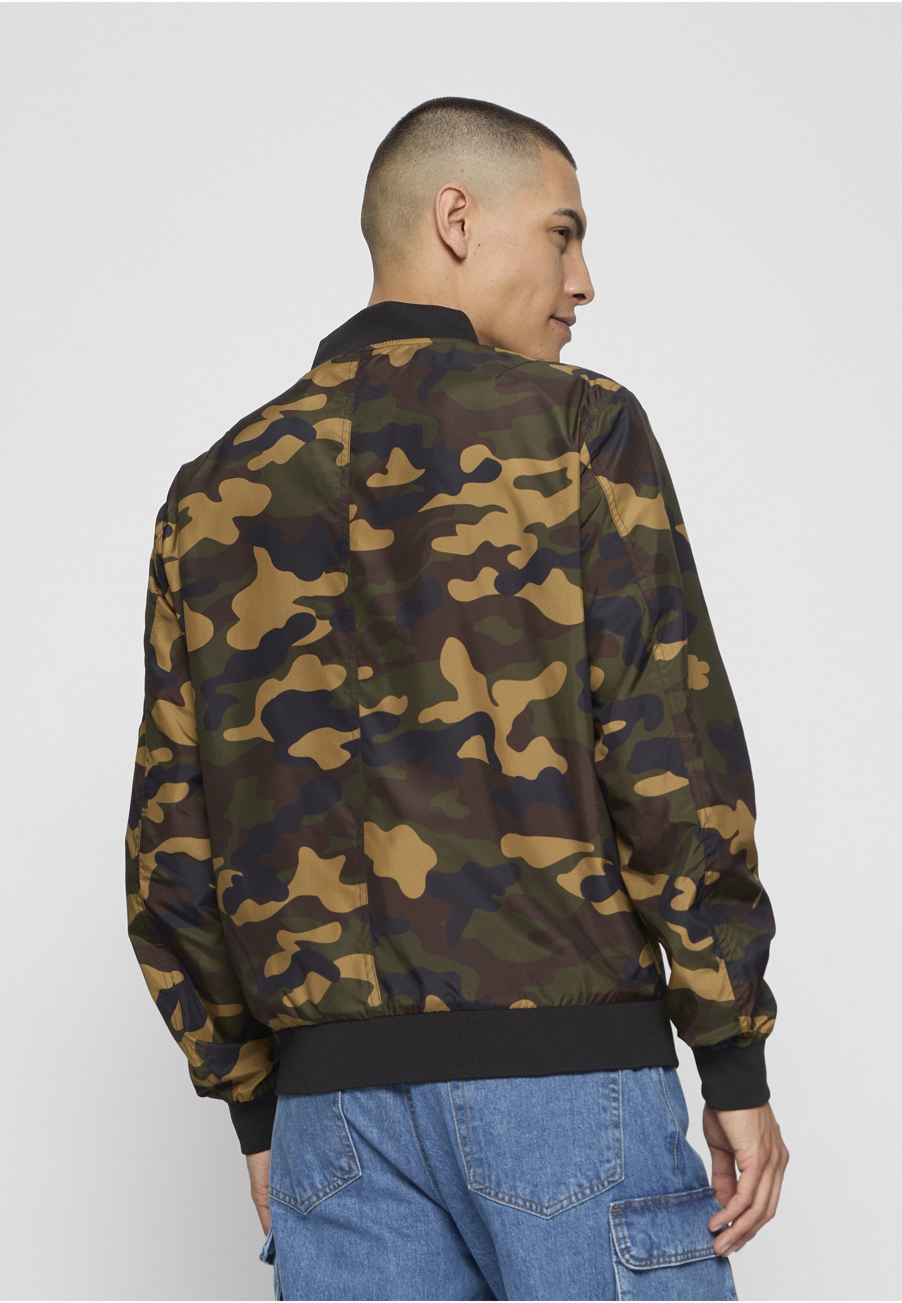 URBAN CLASSICS Allwetterjacke Urban Classics Herren Light Camo Bomber Jacket (1-St)