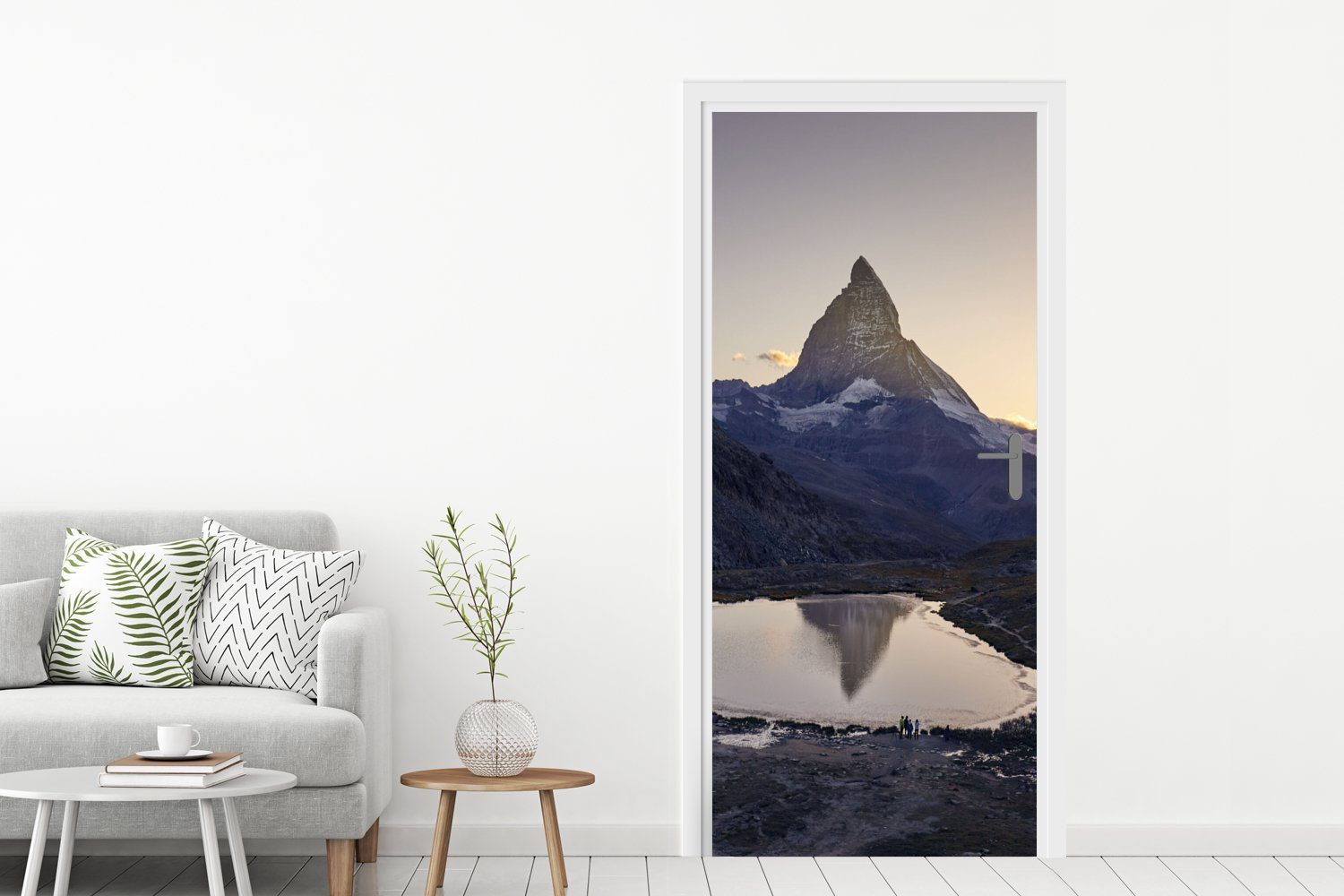 MuchoWow Türtapete Das bedruckt, St), bei Matterhorn (1 Türaufkleber, und 75x205 für Fototapete der Riffelsee Tür, Matt, Sonnenaufgang cm der Schweiz, in