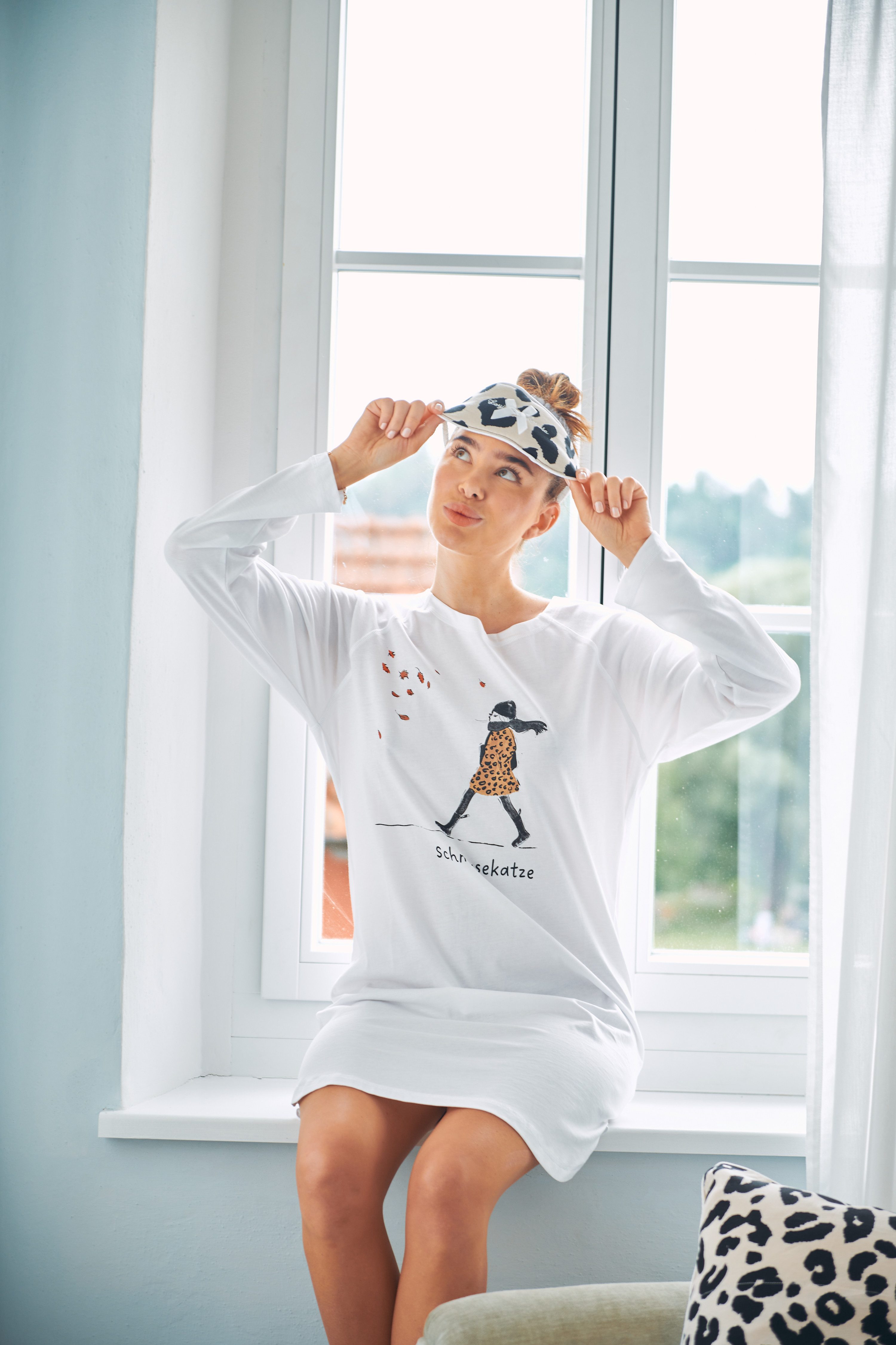 Louis & Louisa Pyjama Louis & Louisa Damen Nachthemd Oversize 'Leo-Mädchen', weiß