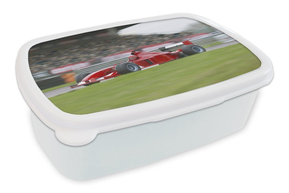 MuchoWow Lunchbox Rotes Auto auf einer Rennstrecke, Kunststoff, (2-tlg), Brotbox für Kinder und Erwachsene, Brotdose, für Jungs und Mädchen weiß
