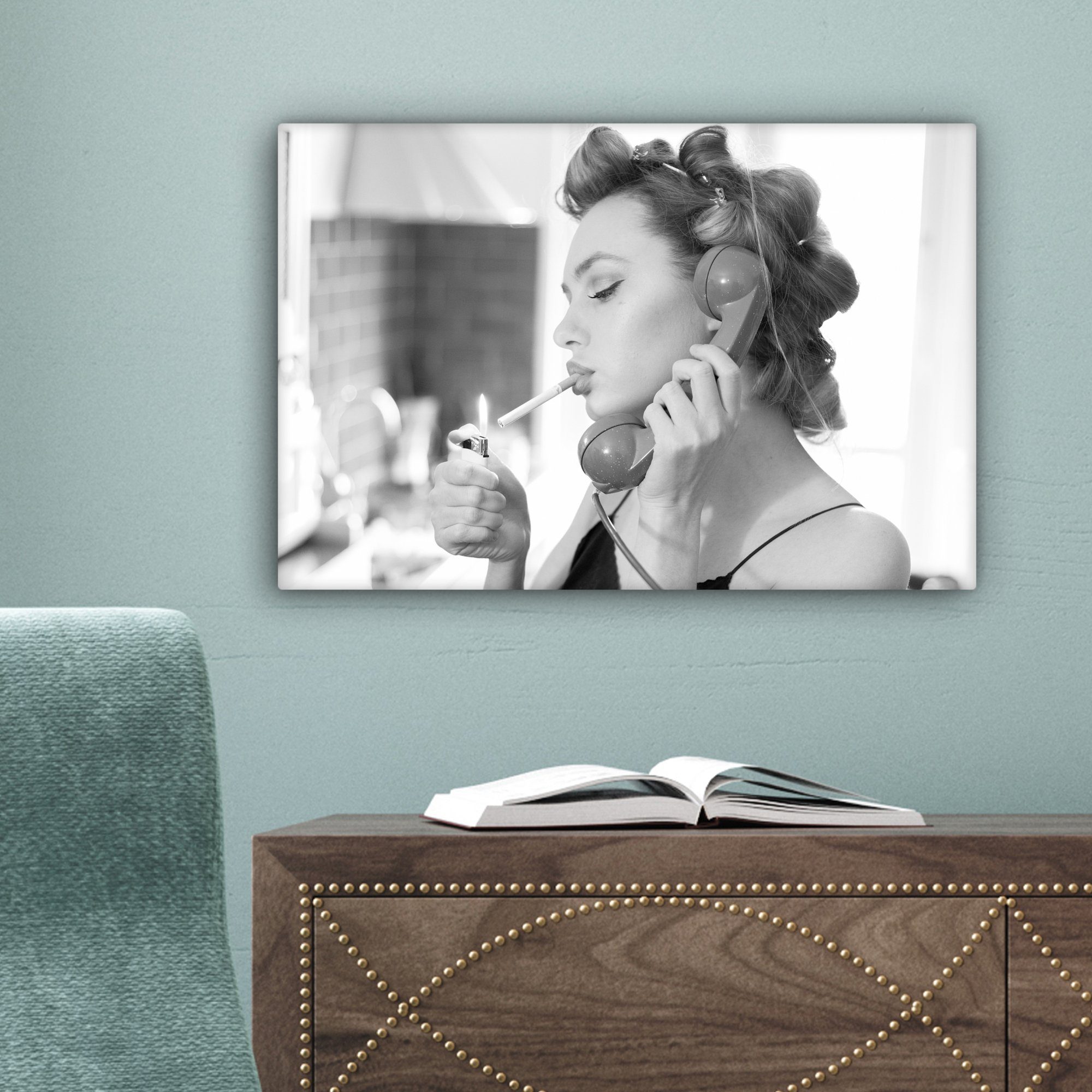 Schwarz Telefon Frau - Leinwandbild weiß, - Wandbild St), 30x20 Rauchen (1 Wanddeko, cm Vintage Aufhängefertig, Leinwandbilder, und - OneMillionCanvasses® -