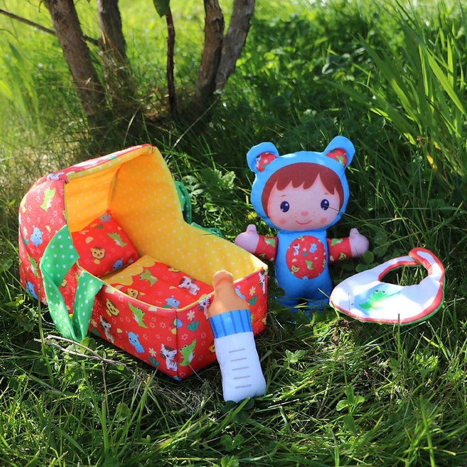 Kidifabrics Kreativset Babypuppe mit Tragekörbchen Nähset mit Anleitung