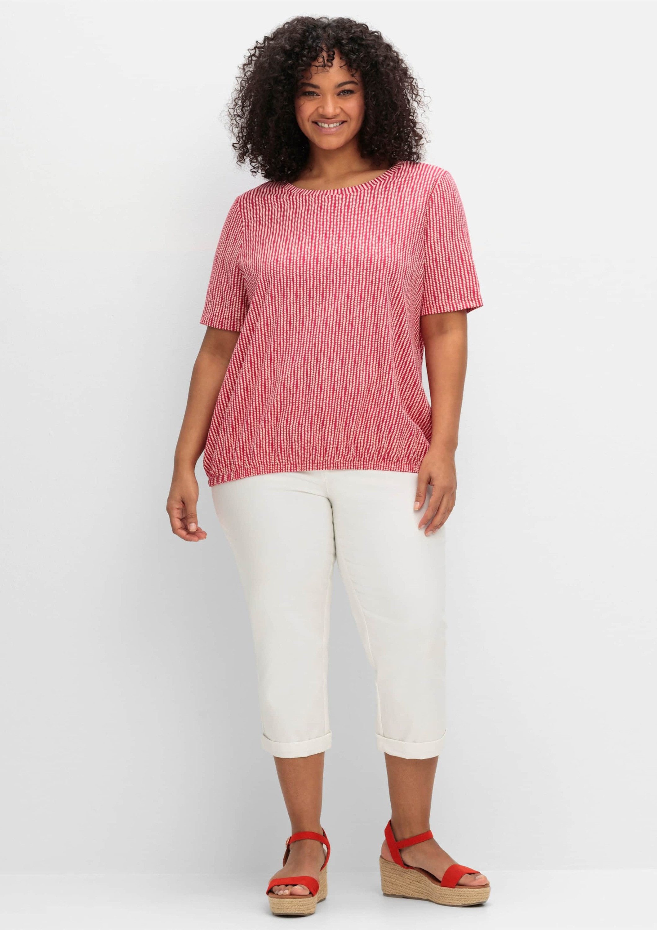 Sheego T-Shirt Rundhalsshirt Kurzarm mit Minimal-Druck und Gummizugbund günstig online kaufen