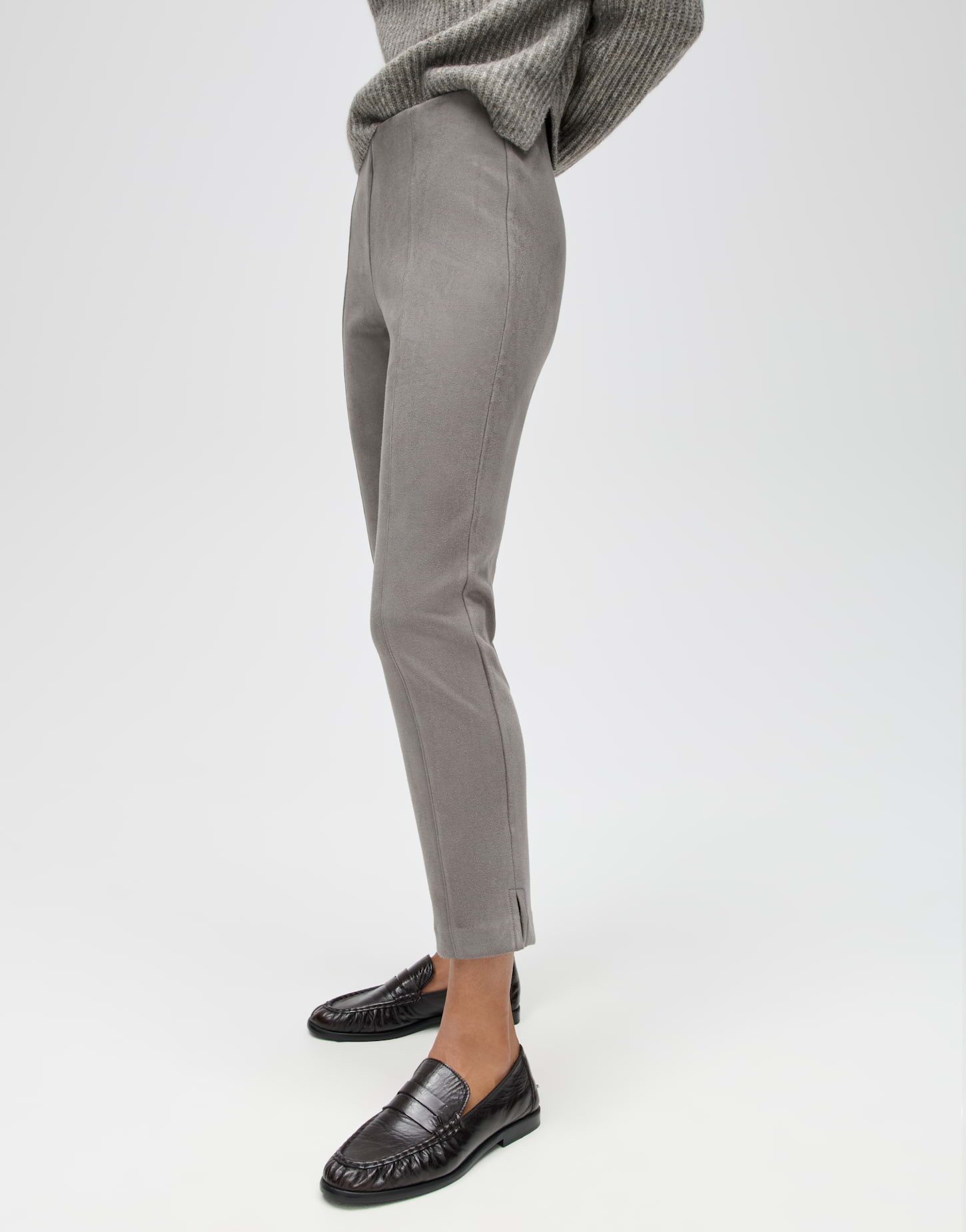 OPUS Schlupfhose Elvina night Gerader Beinverlauf mit samtiger Veloursoptik und Biesendetail – Bild 5 von 5