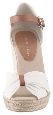 Tommy Hilfiger BASIC OPENED TOE HIGH WEDGE High-Heel-Sandalette, Sommerschuh, Sandale, Keilabsatz, mit dezenter Flagstickerei