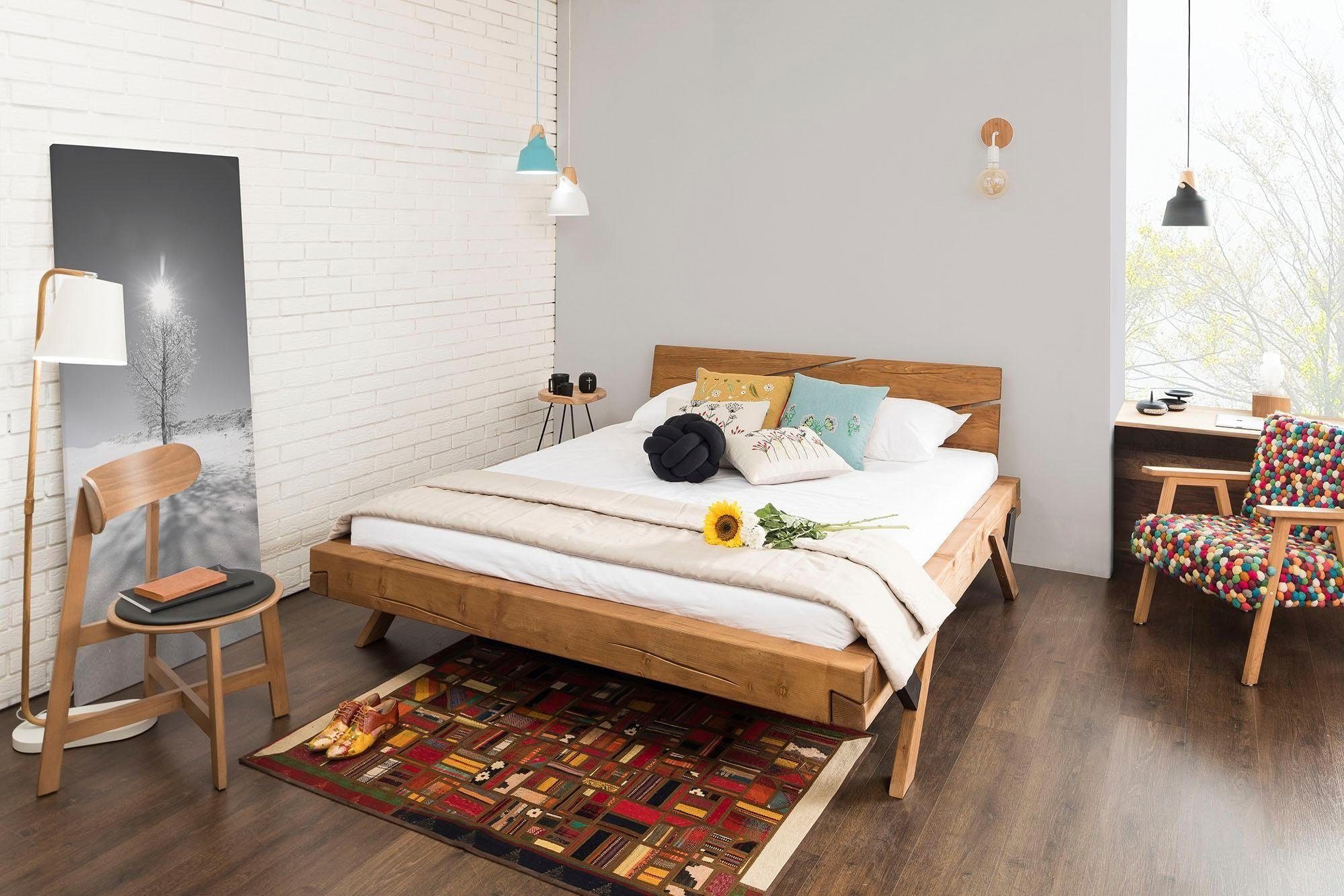 SalesFever Massivholzbett Eik Naturbelassenes Bett, Urige Eleganz trifft moderne Formen - Unikat-Balkenbett