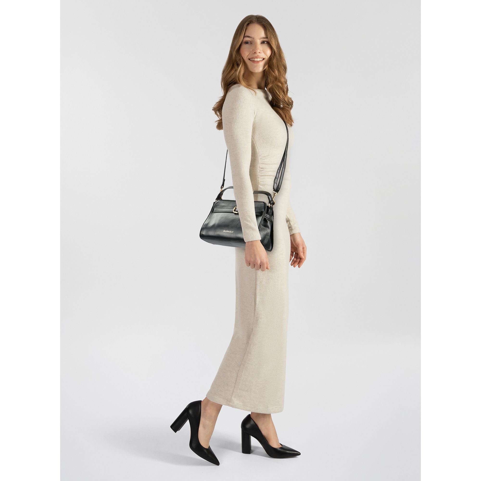 Burkely Schultertasche Demi, Leder
