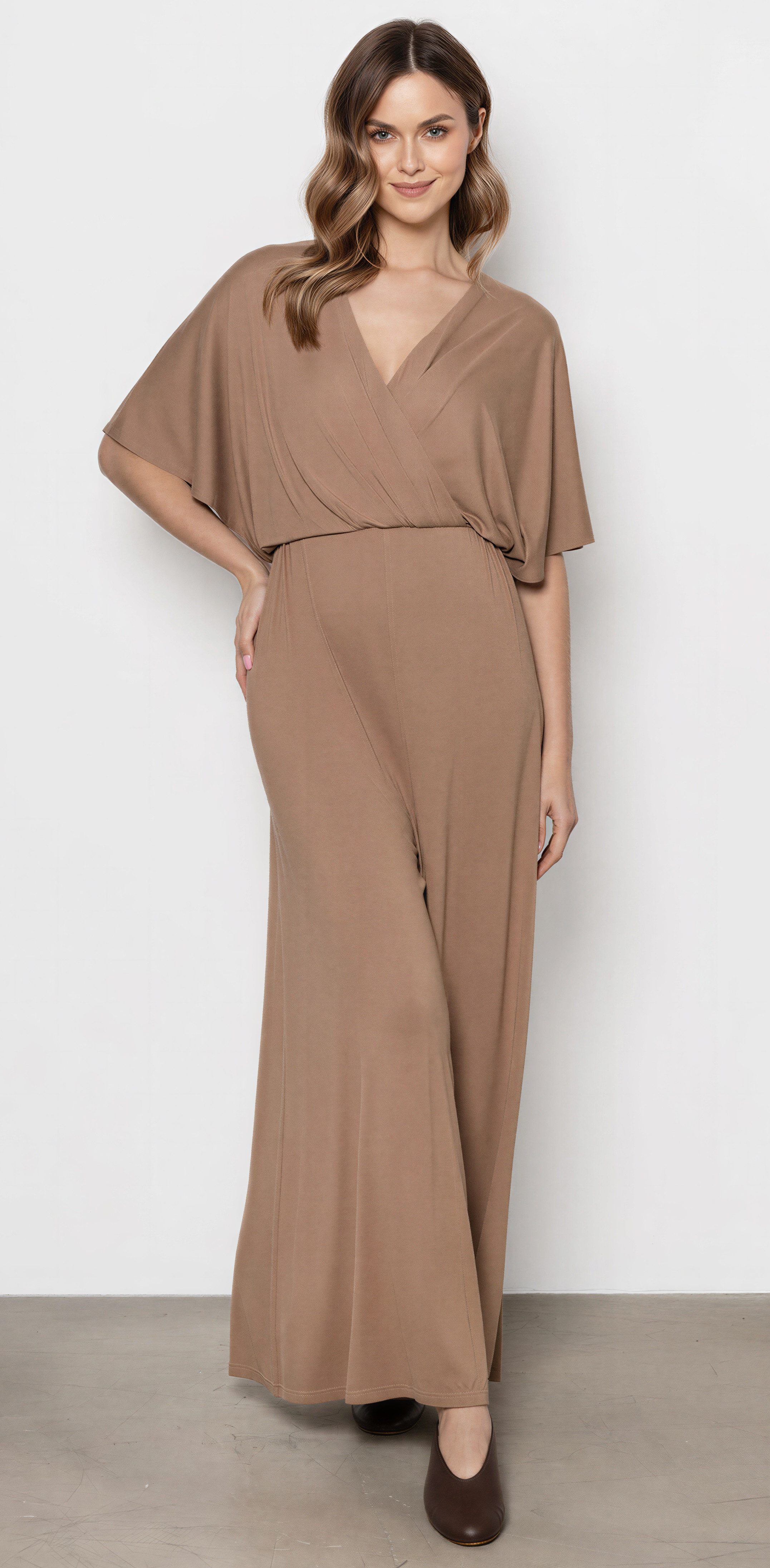 Awama Jumpsuit mit Wickeloptik und weitem Bein