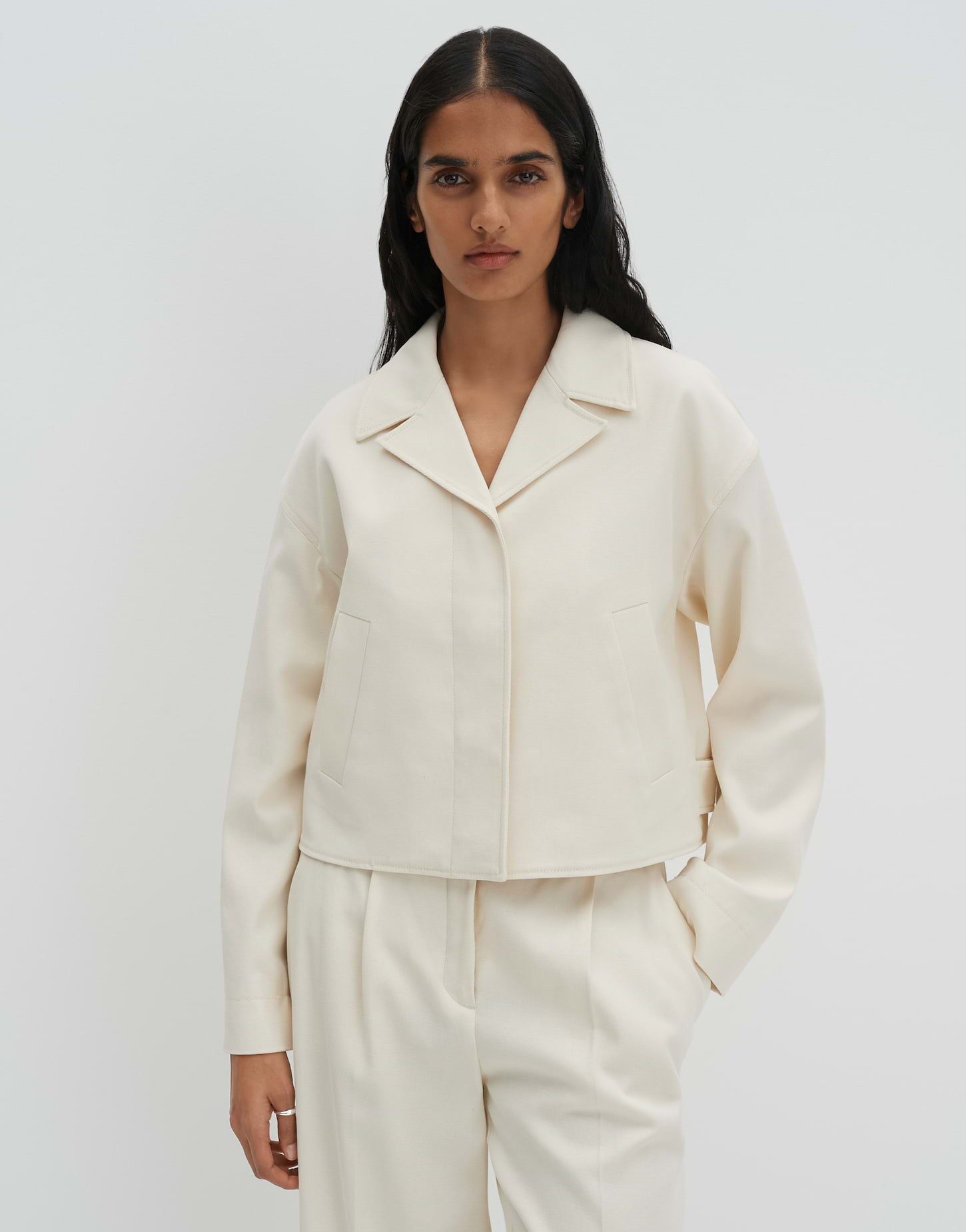 someday Jackenblazer Narissa Boxy Jacke mit festem Griff Boxy Jacke Lockere Passform, schräge Eingrifftaschen und verdeckte Knopfleiste