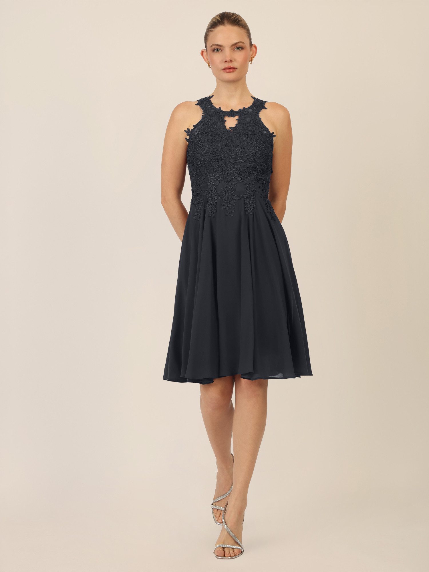 Apart Cocktailkleid mit Cut-Out-Rücken günstig online kaufen