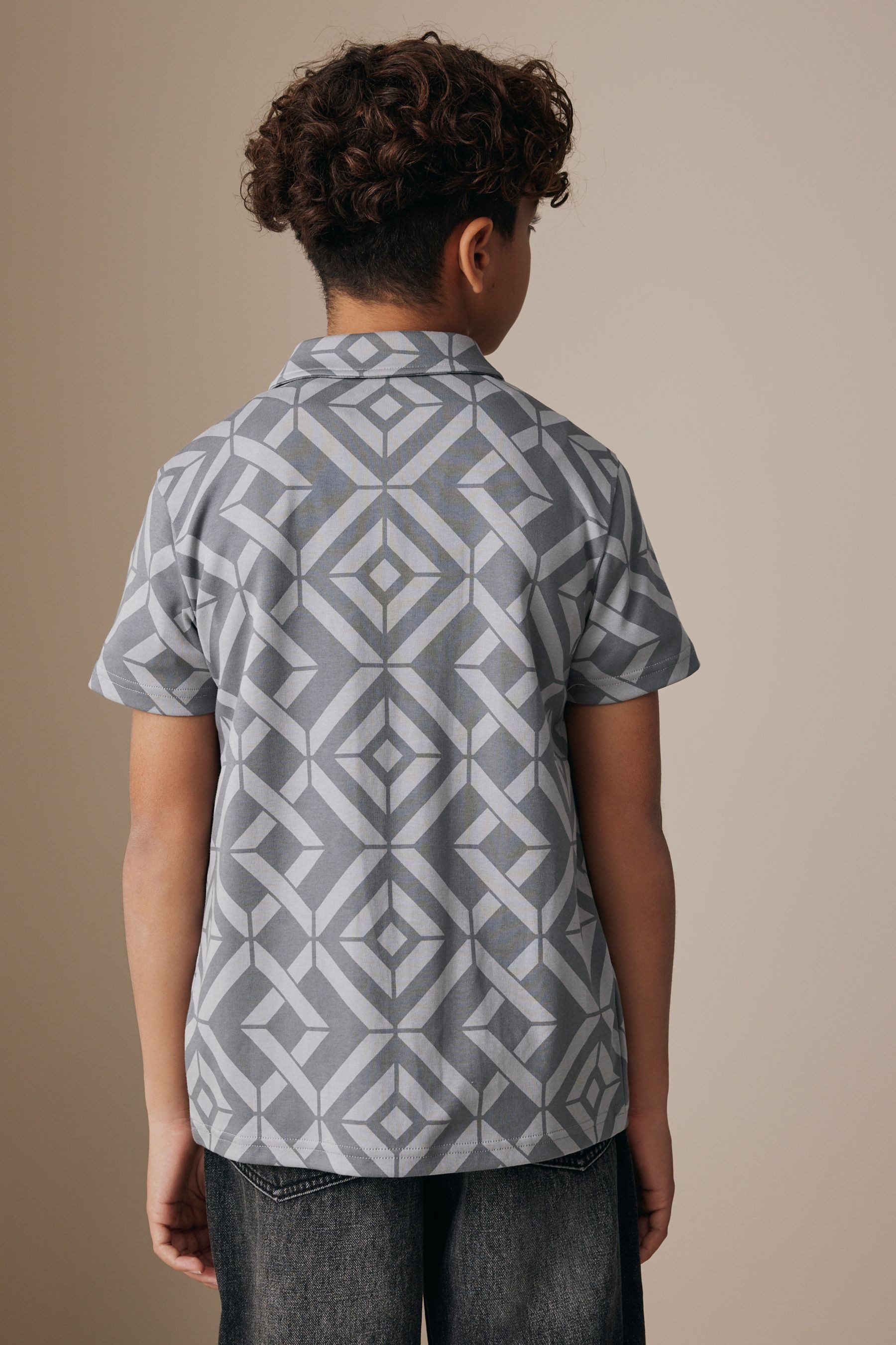 Next Poloshirt Kurzärmeliges Jersey-Hemd mit Geo-Muster (1-tlg) – Bild 2 von 5