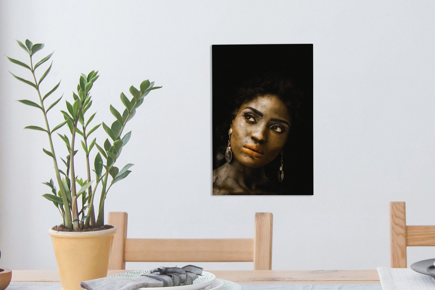 St), Gemälde, Ohrringe bespannt 20x30 - Frau inkl. cm Zackenaufhänger, OneMillionCanvasses® - Leinwandbild Gold, Leinwandbild (1 fertig