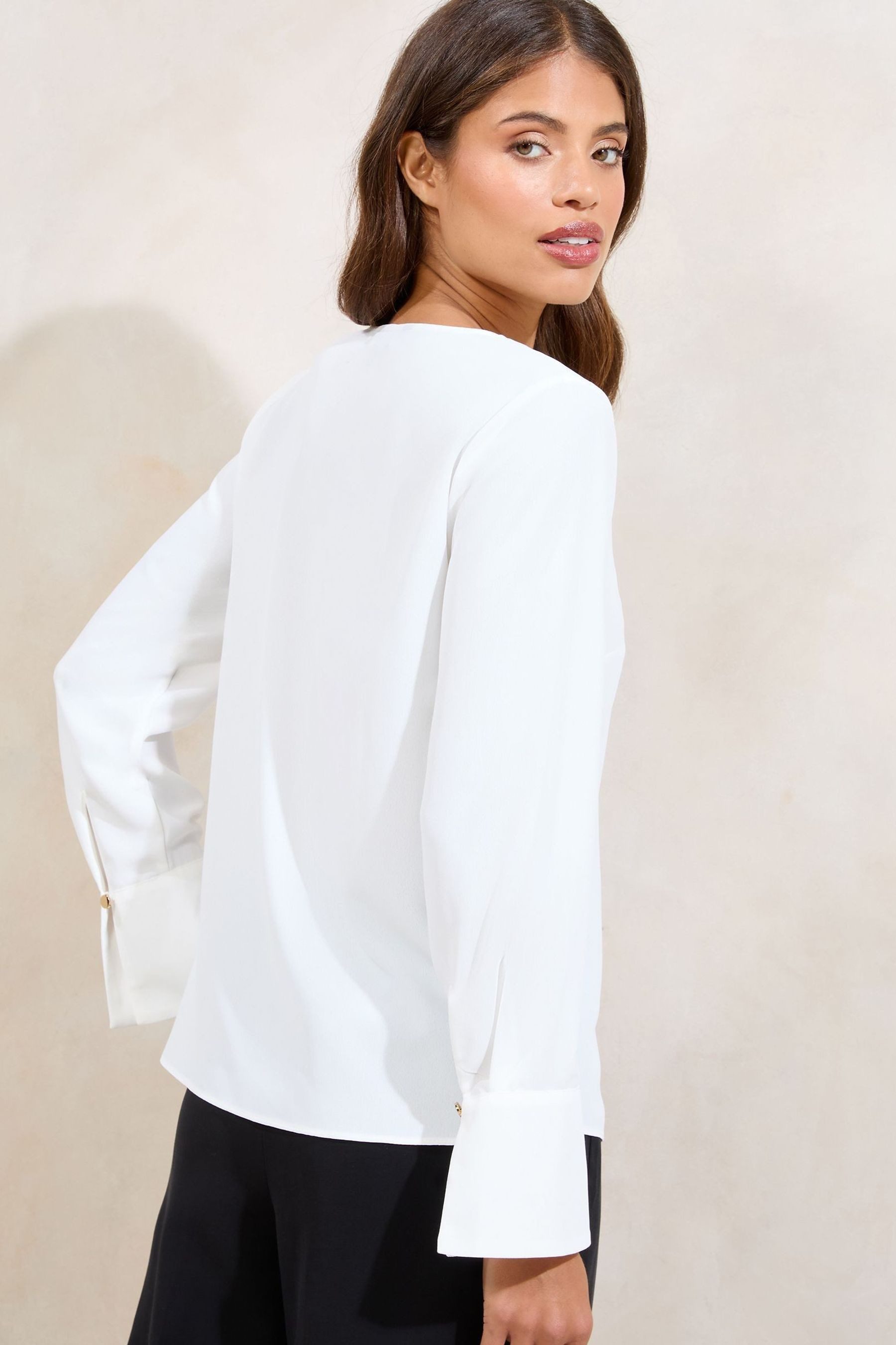 LIPSY Langarmbluse Lipsy Langärmliges Top mit V-Ausschnitt, Regular (1-tlg) günstig online kaufen