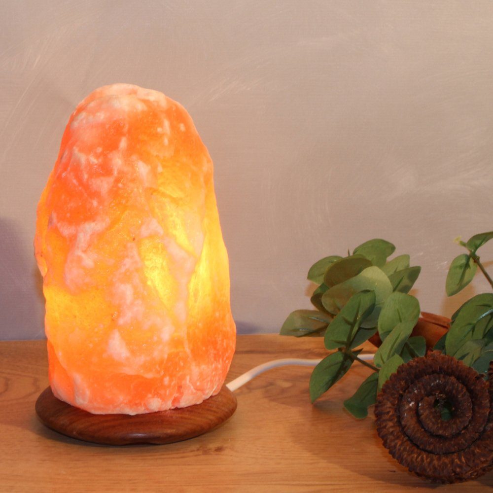 Schlafwelt Salzkristall-Tischlampe Sari, Leuchtmittel Stein ca.18 Warmweiß, Unikat, cm, ein jeder - orange wechselbar, Handgefertigt ca.2-3 kg H