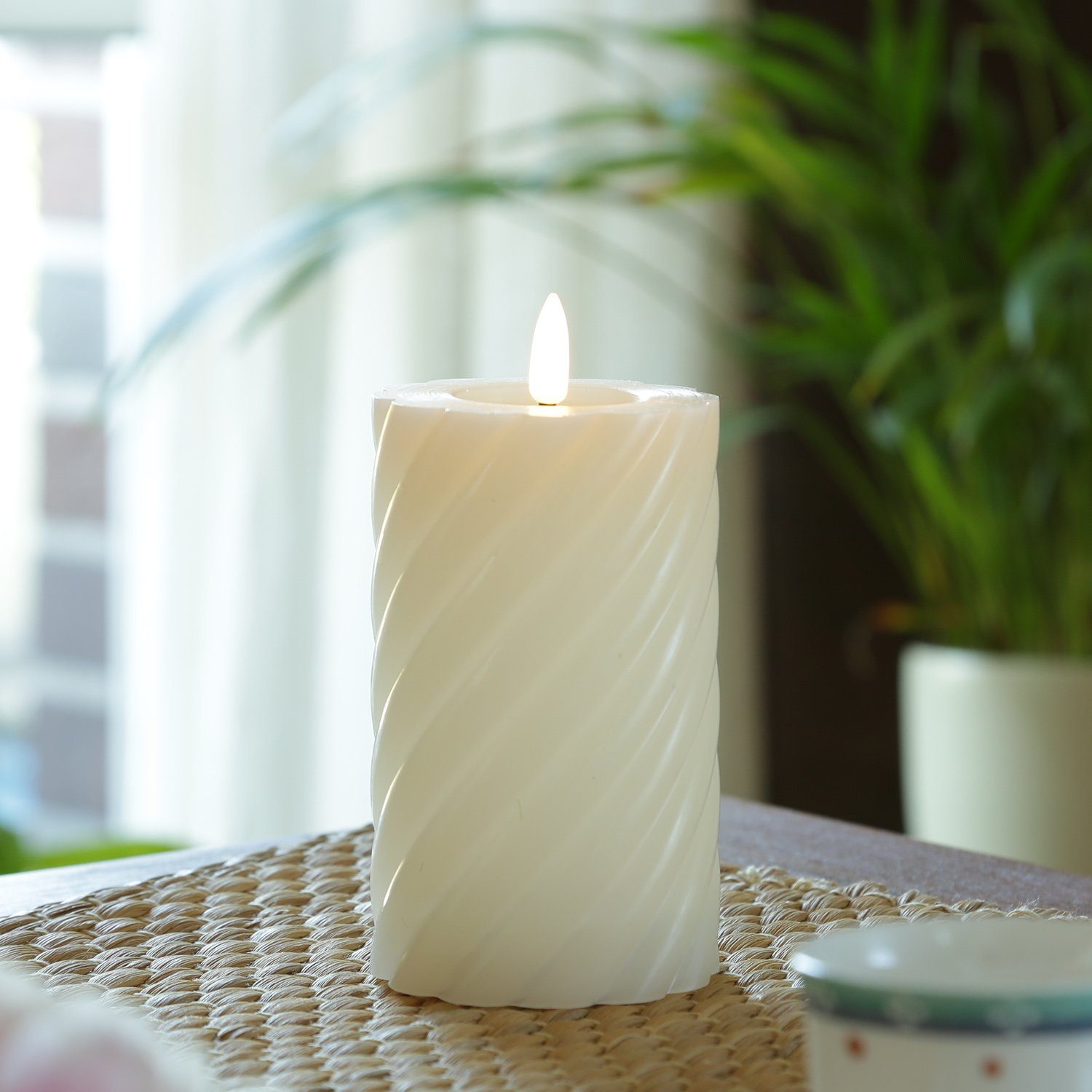 MARELIDA LED-Kerze LED Kerze Twist Echtwachs gedreht flackernd H: 15cm Timer creme, warmweiß (2100K bis 3000K)