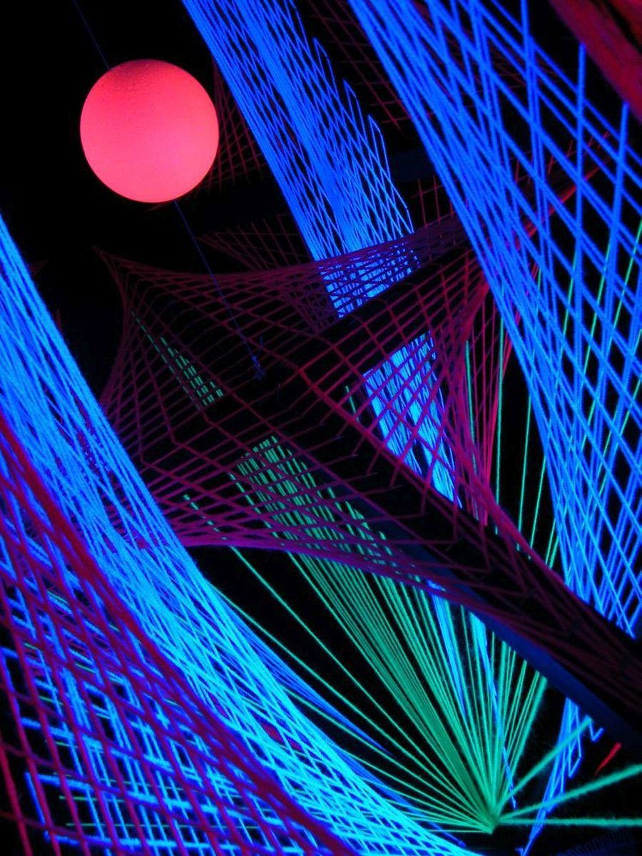 UV-aktiv, 95cm, unter Out", PSYWORK 3D Schwarzlicht "Night StringArt leuchtet Dekoobjekt Raute Schwarzlicht Fadendeko