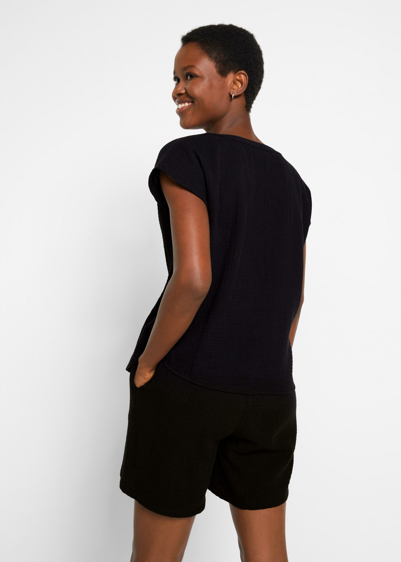 bonprix Shirtbluse Oversize-Passform, mit V-Ausschnitt, aus Baumwolle