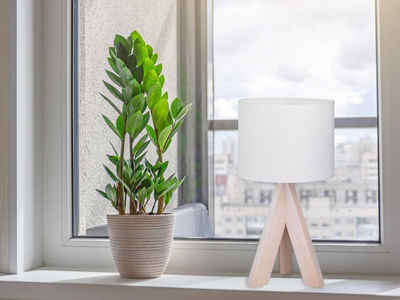 TRIO LED Tischleuchte, kleine Tisch-Lampe mit Holz-fuß Tripod Stoff-Lampen-Schirm für Wohnzimmer, Fensterbank, Schlafzimmer, Schreibtisch