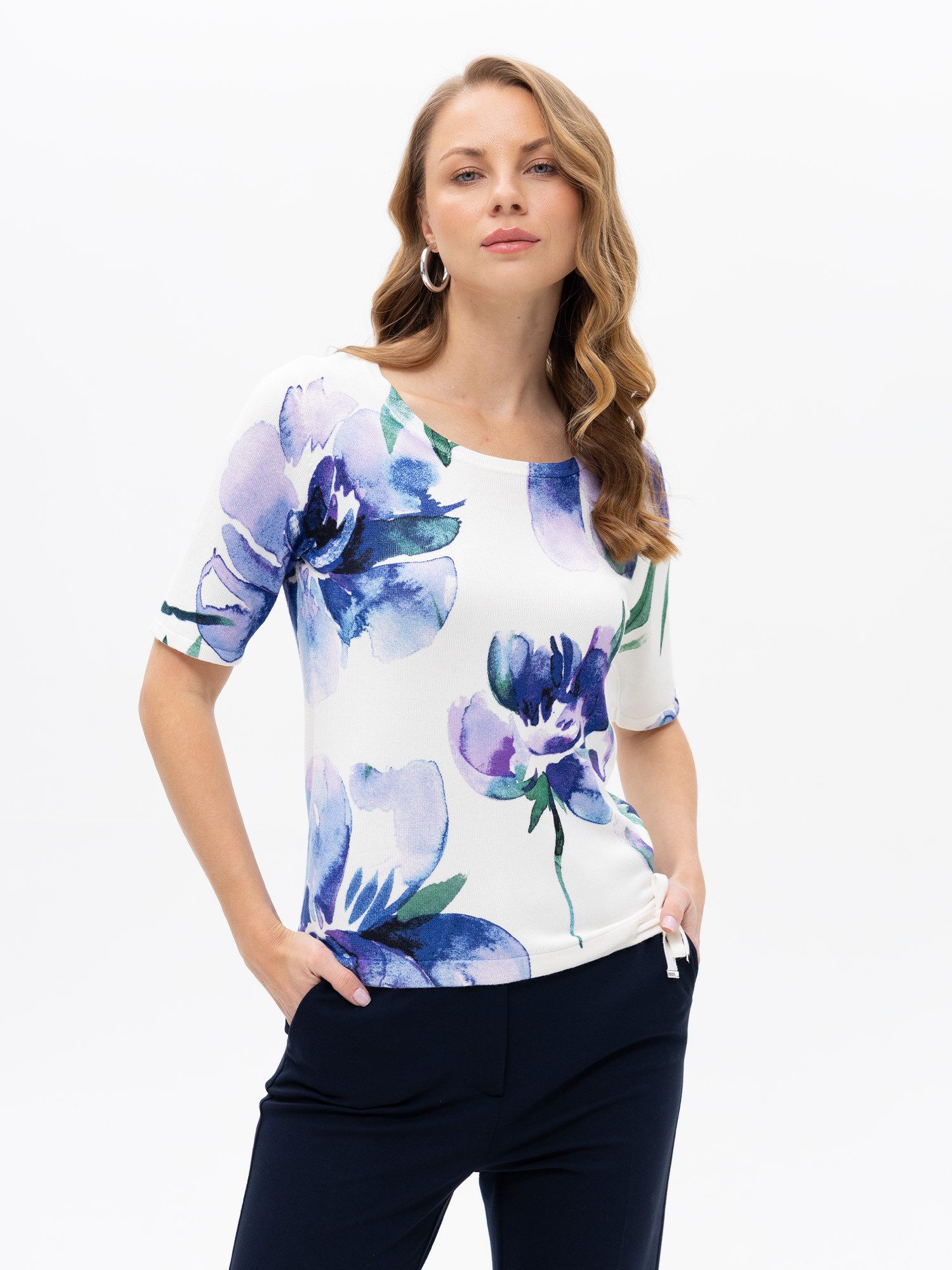 Passioni T-Shirt Halbarm Shirt mit floralem Print Weißes Sommer Shirt mit lila-blauem Blumenmuster