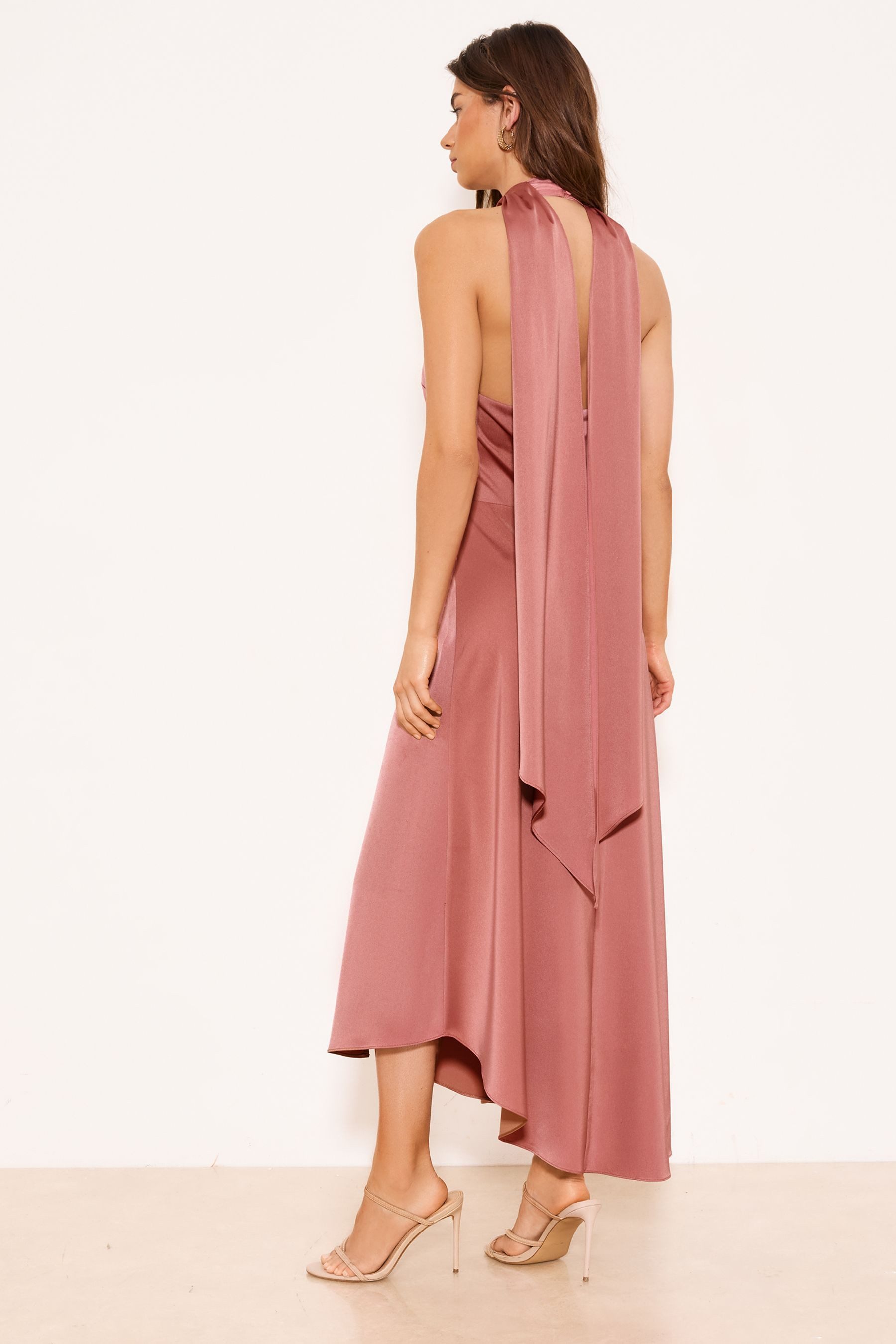 LIPSY Partykleid Lipsy Ausgestelltes Midaxikleid mit Stickerei (1-tlg)