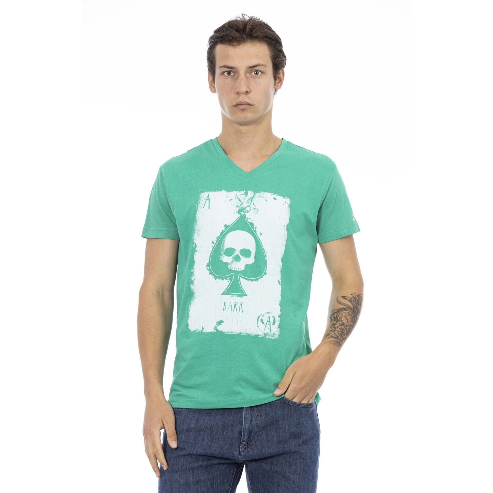 Trussardi T-Shirt Trussardi Action eine Note verleiht das sich subtile, Logo-Muster aus, Es aber Grün zeichnet stilvolle das T-Shirts, durch