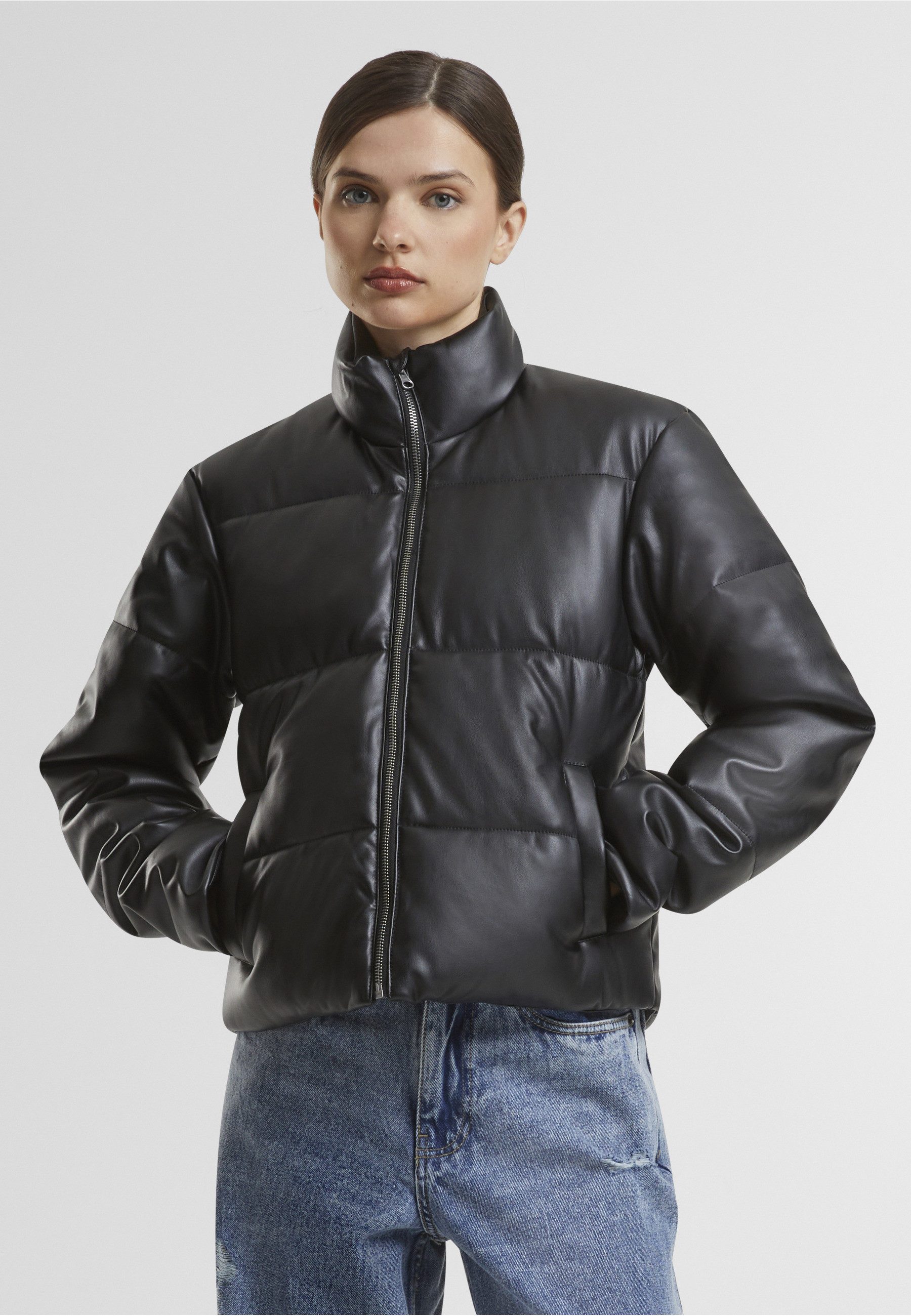 URBAN CLASSICS Allwetterjacke Urban Classics Ladies Synthetic Leather Puffer Jacket (1-St)