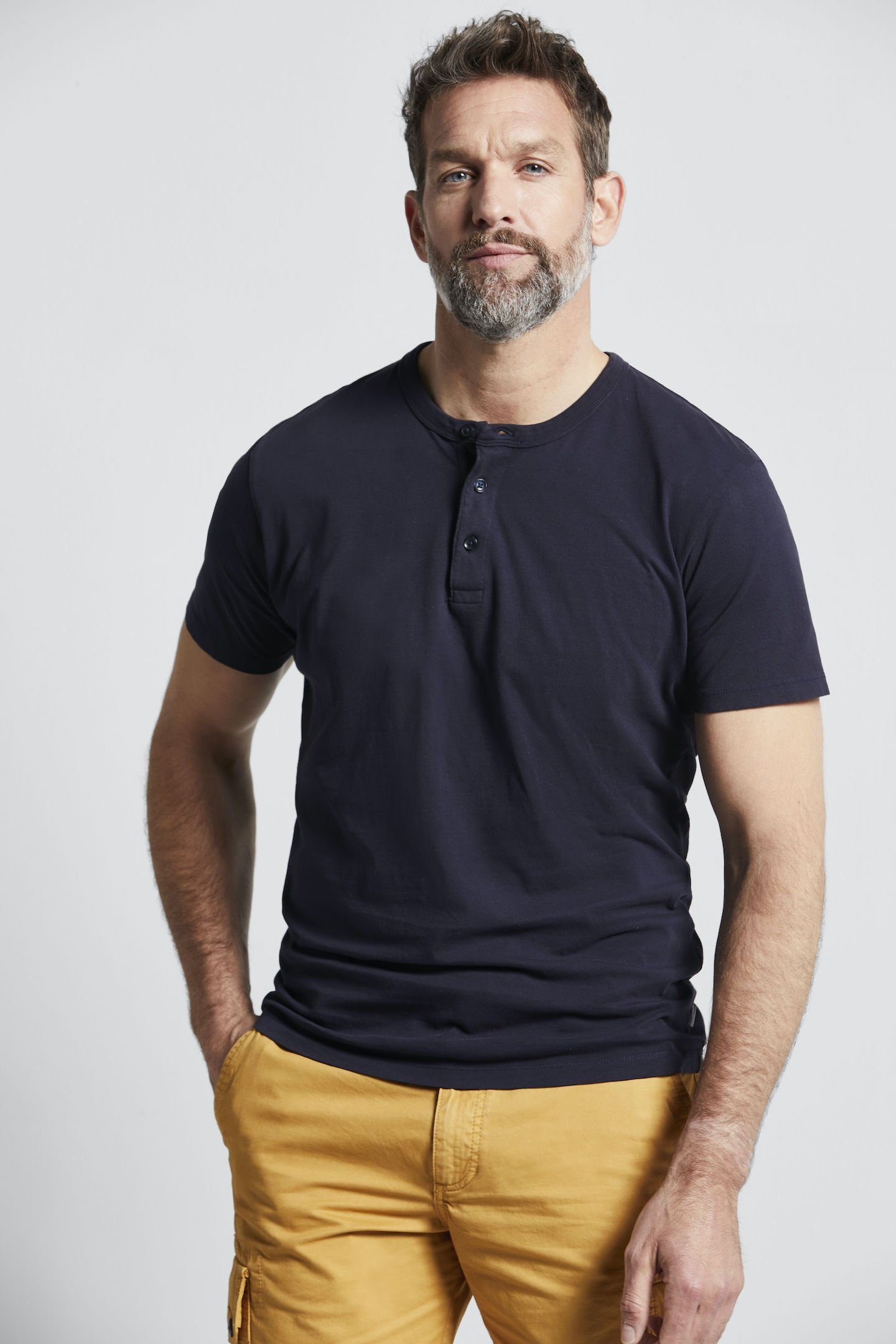 bugatti Stehkragenshirt aus Baumwolle marine | T-Shirts