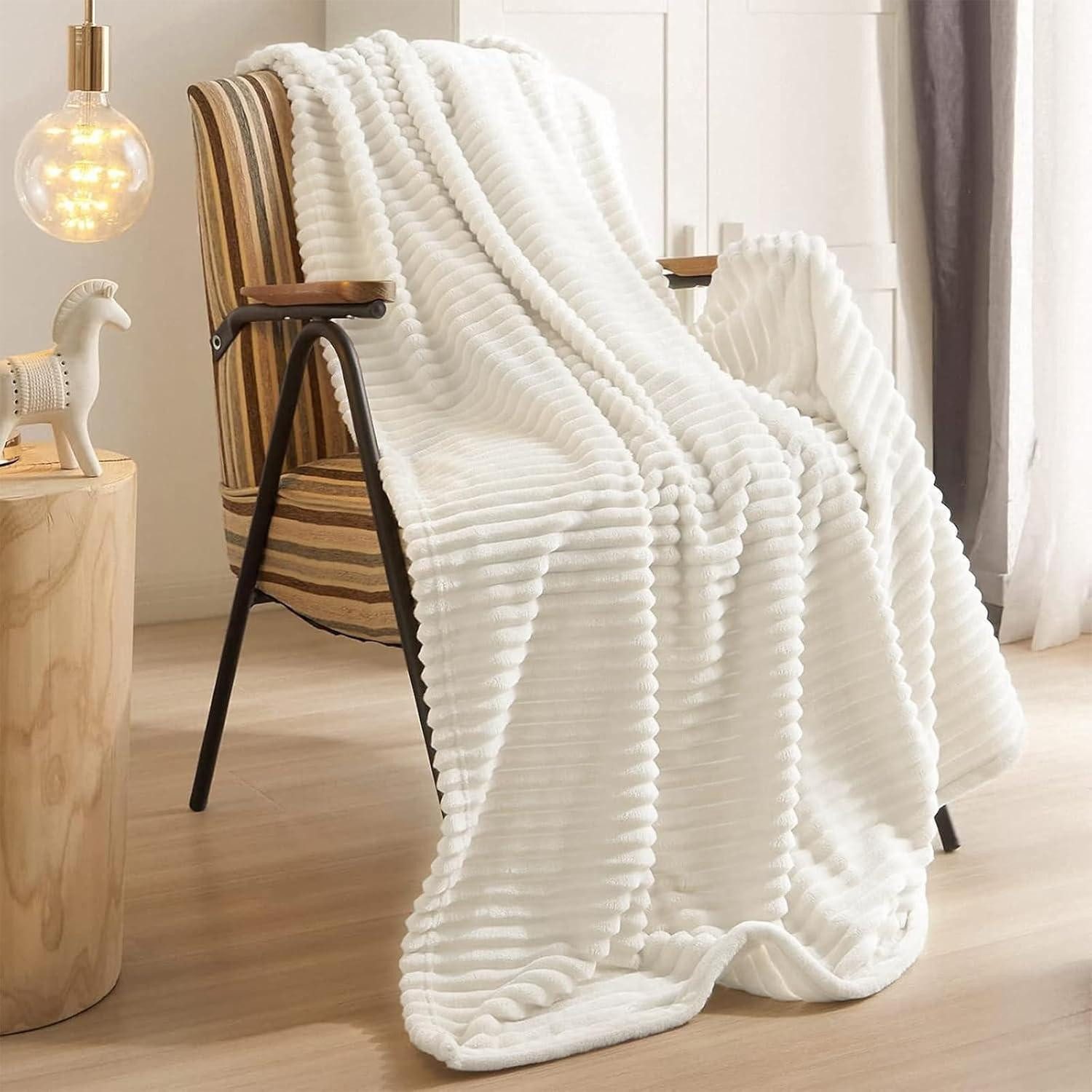 Wohndecke Kuscheldecke 150x200 cm Fleecedecke weiß Elfenbein 150x200CM, LuxusKollektion