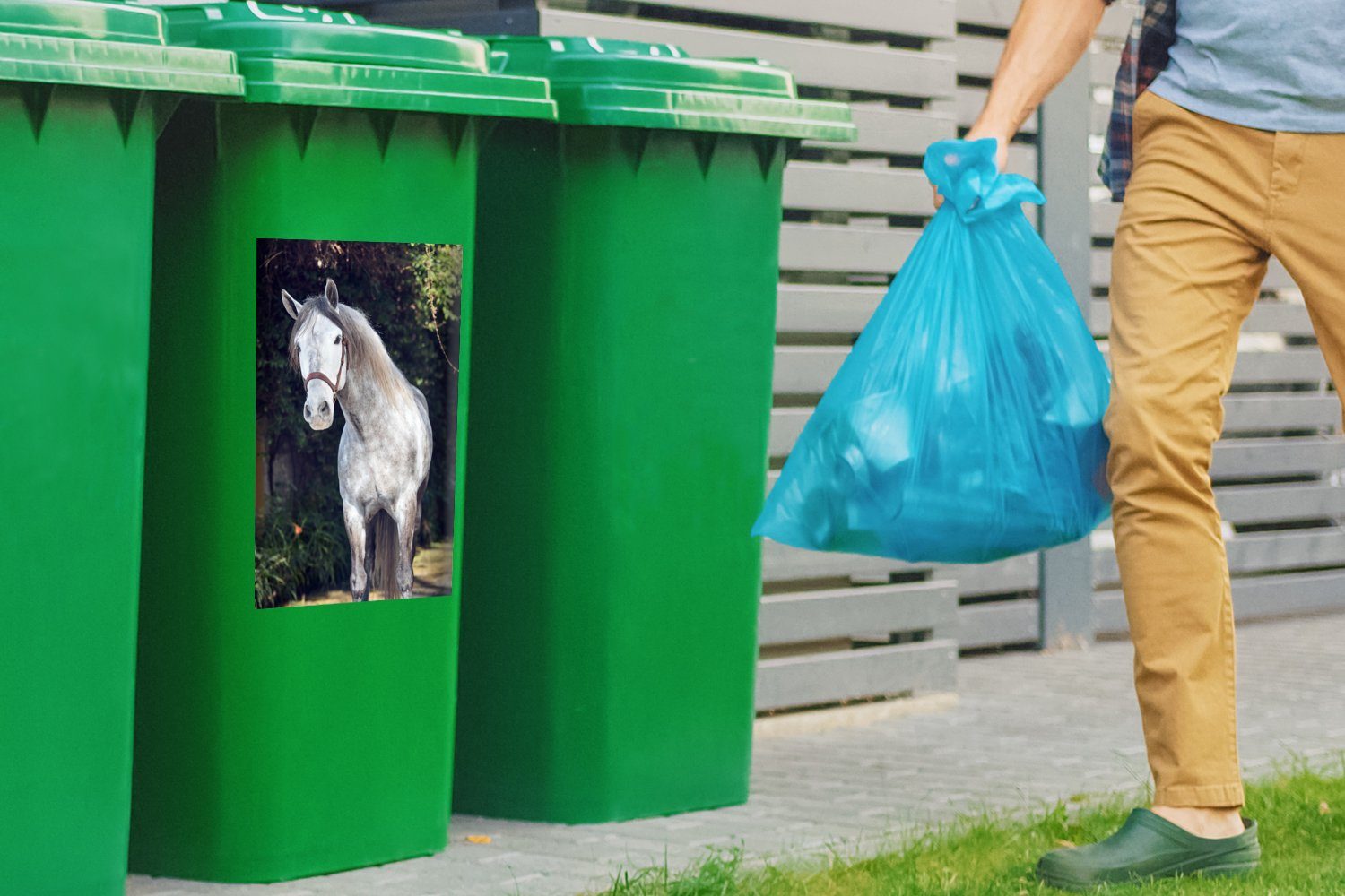 Mülltonne, MuchoWow St), (1 Pferd Halfter - Abfalbehälter Sticker, Natur Wandsticker - Mülleimer-aufkleber, Container,