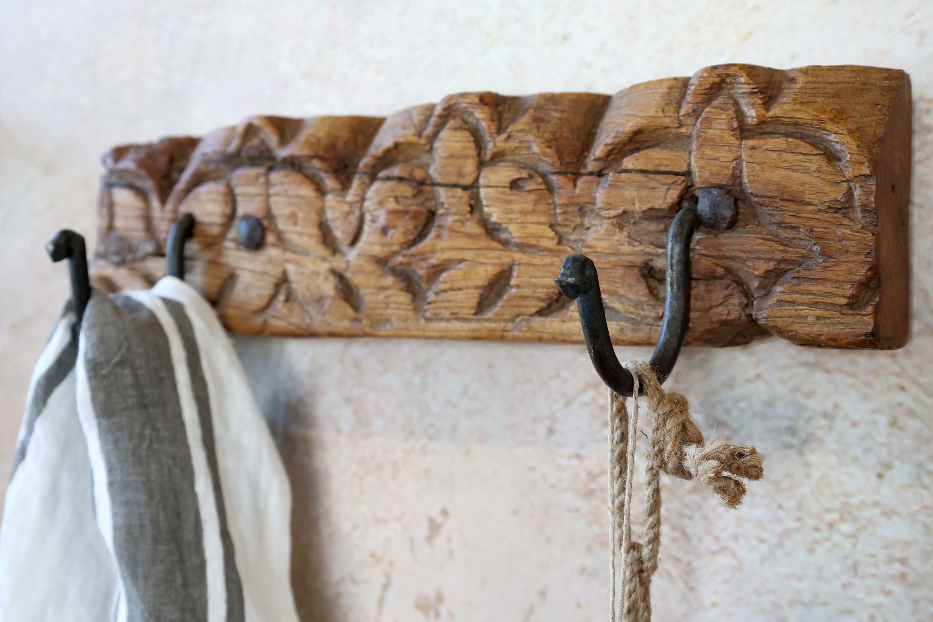 Chic Antique Garderobe Chic Antique - Hakenleiste 2 Haken Wandhaken Kleiderhaken Holz Unika