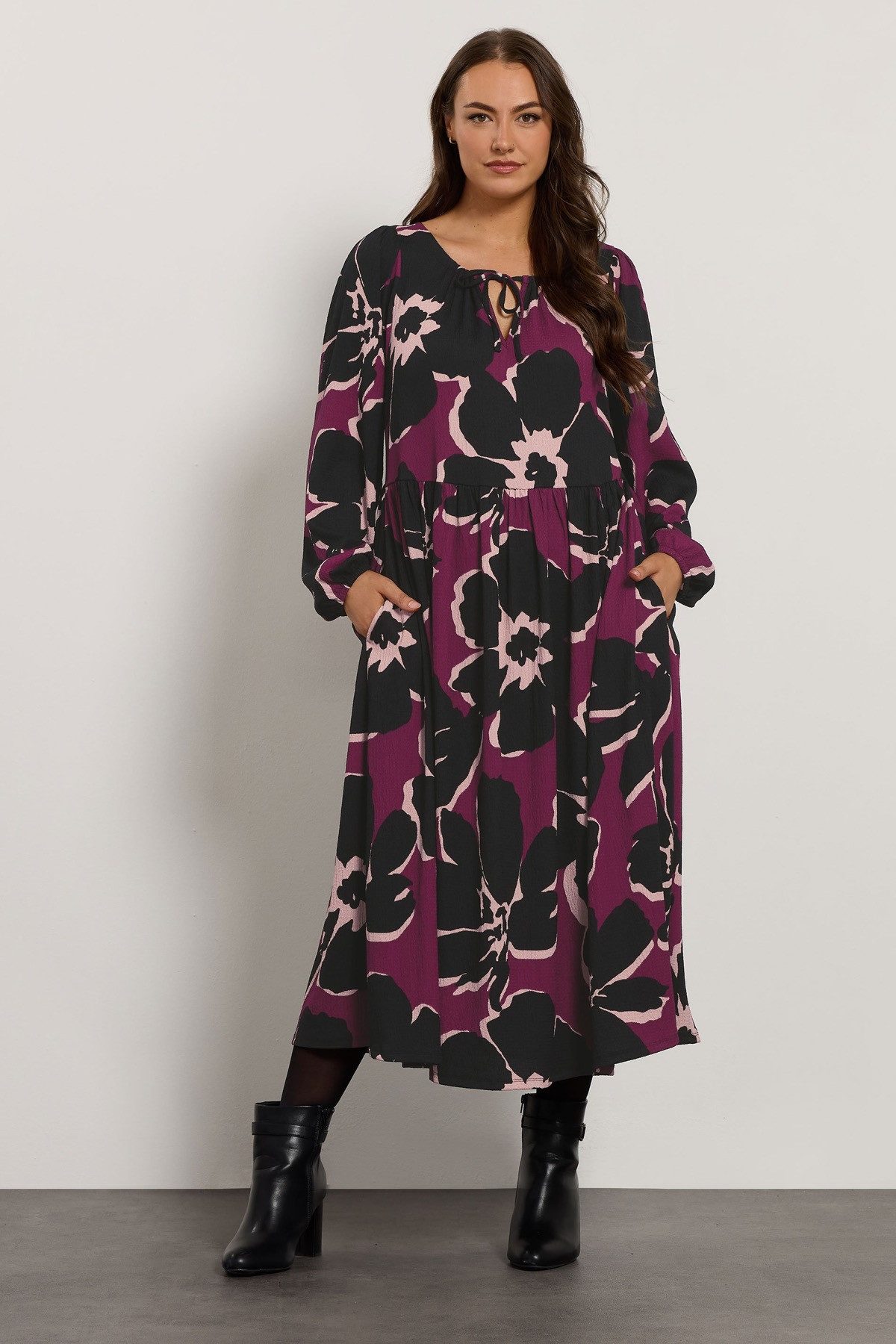 Stil Diva Minikleid Maxikleid in Übergröße mit V-Ausschnitt, langen Ärmeln günstig online kaufen