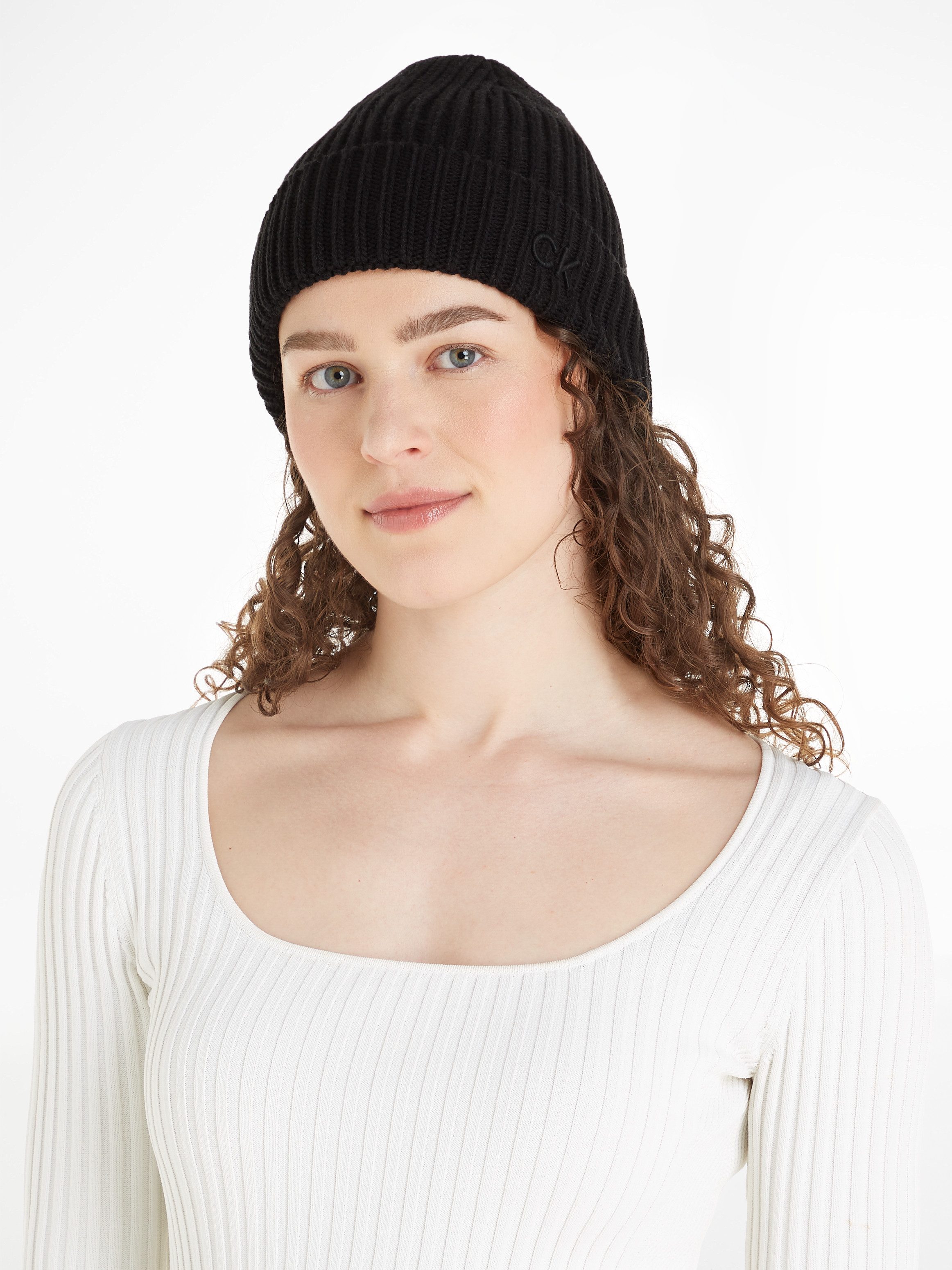 Calvin Klein Beanie CK EMBROIDERY COTTON RIB BEANIE mit Logostickerei