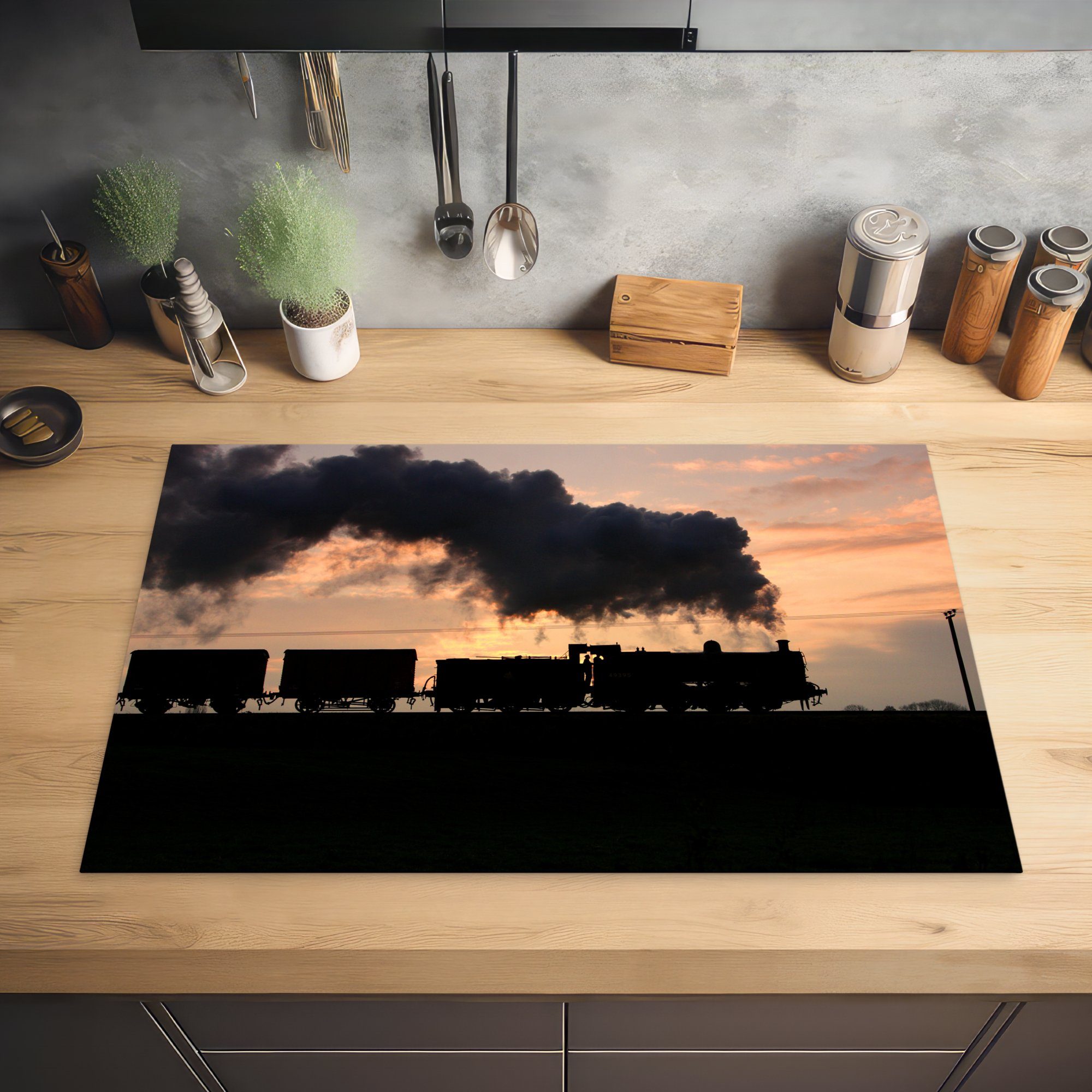 tlg), Induktionskochfeld die bei Sonnenuntergang, MuchoWow Vinyl, Ceranfeldabdeckung Herdblende-/Abdeckplatte Schutz 81x52 küche, für cm, Eine Dampflokomotive (1