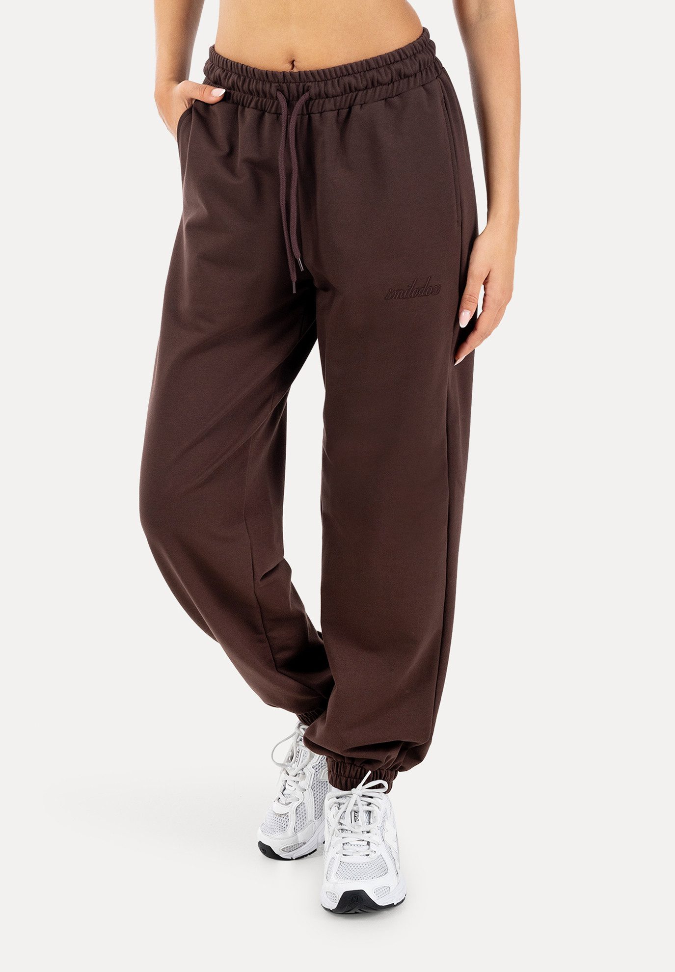 Smilodox Jogginghose Elura, Trainingshose Damen Tapered Fit, Sweatpants mit Tunnelzug Elastischer Bund, Kordelzug, Logo, Gym & Homewear