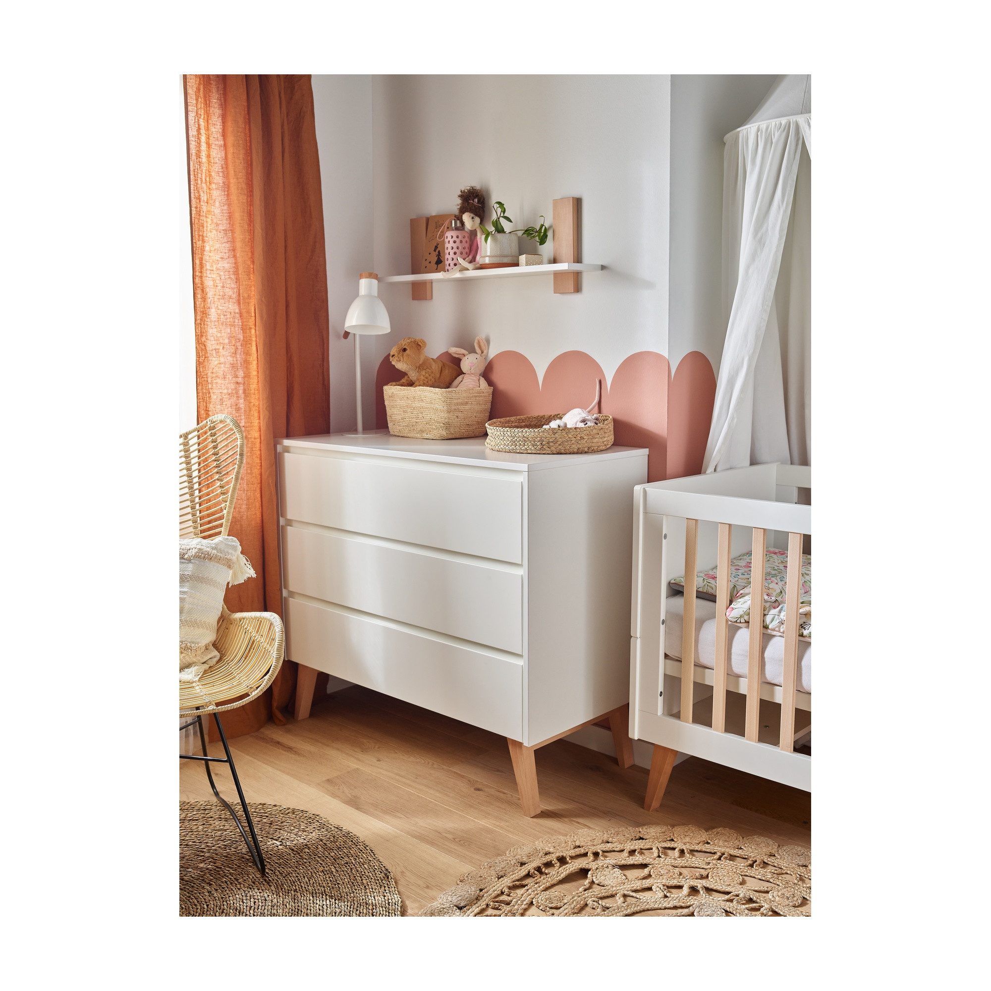 Raumhirsch Furniture Babybett Skandinavisches Babybett SWING 140x70 cm mit Juniorbett-Funktion, Liegefläche 140 x 70 cm, skandinavisches Design, Sicherheitsgeprüft