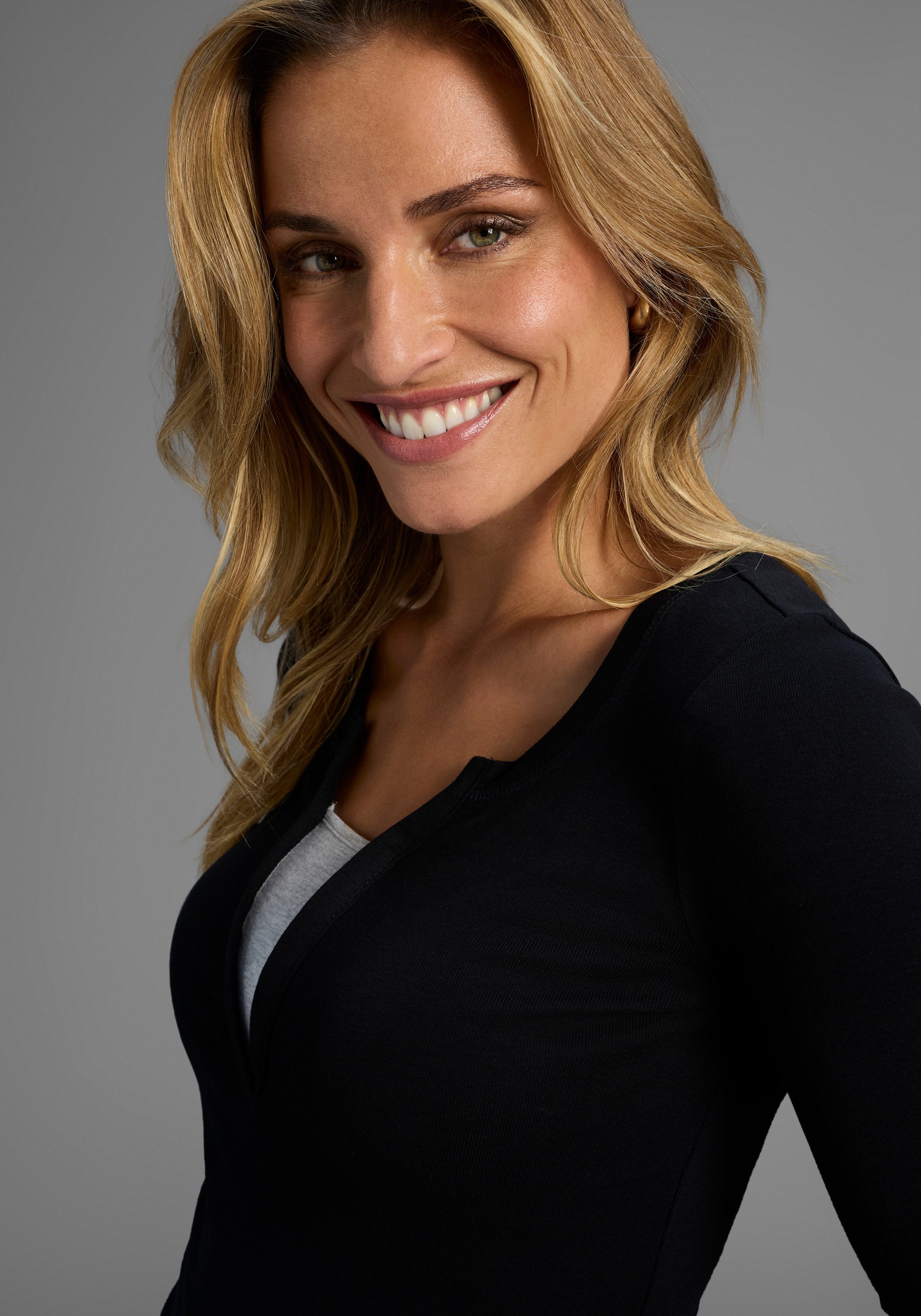 Flashlights 2-in-1-Langarmshirt figurbetonte Passform, Rundhalsausschnitt, elastisches Material